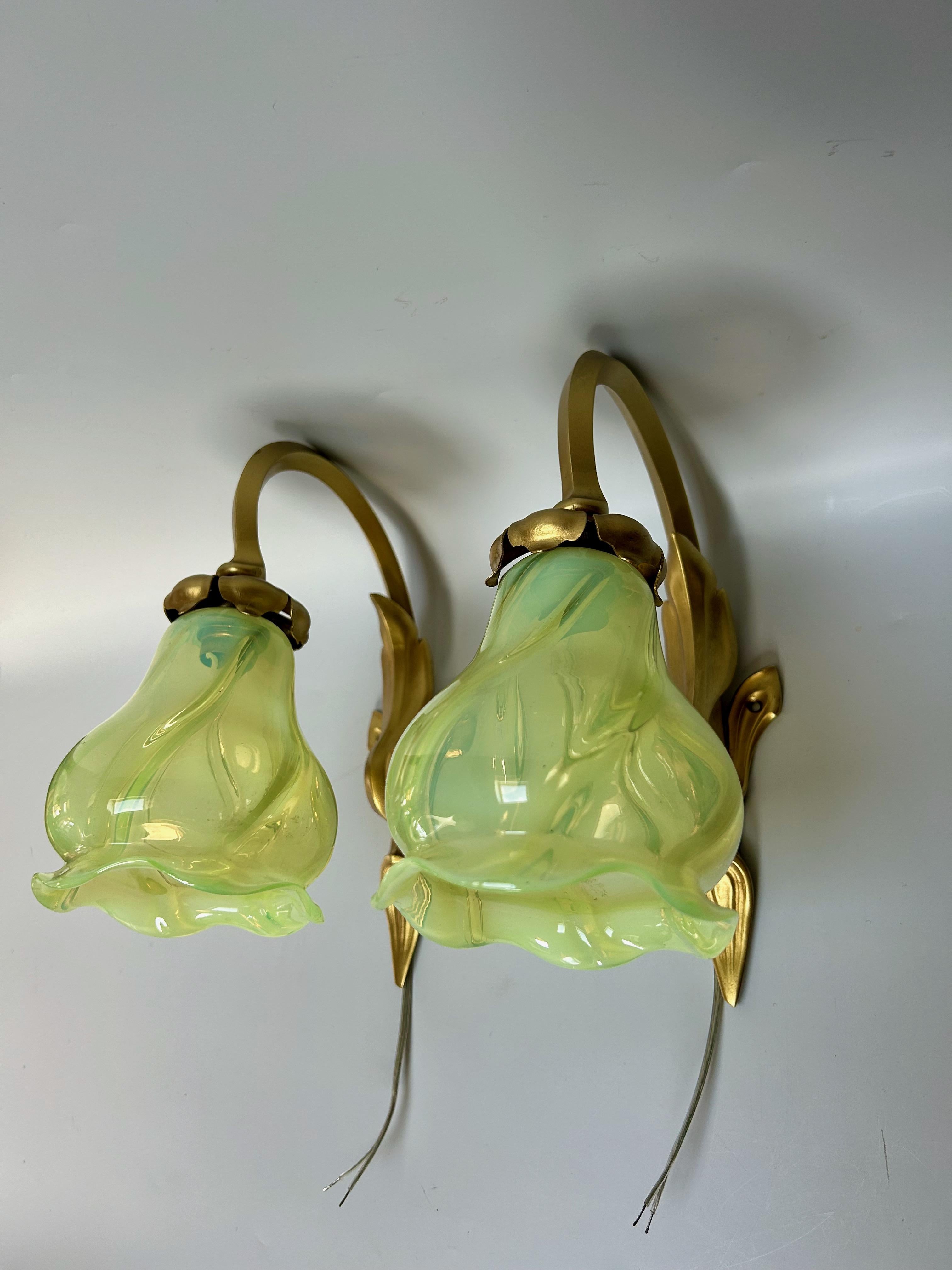 XX secolo Coppia di lampade da parete in stile liberty in vendita