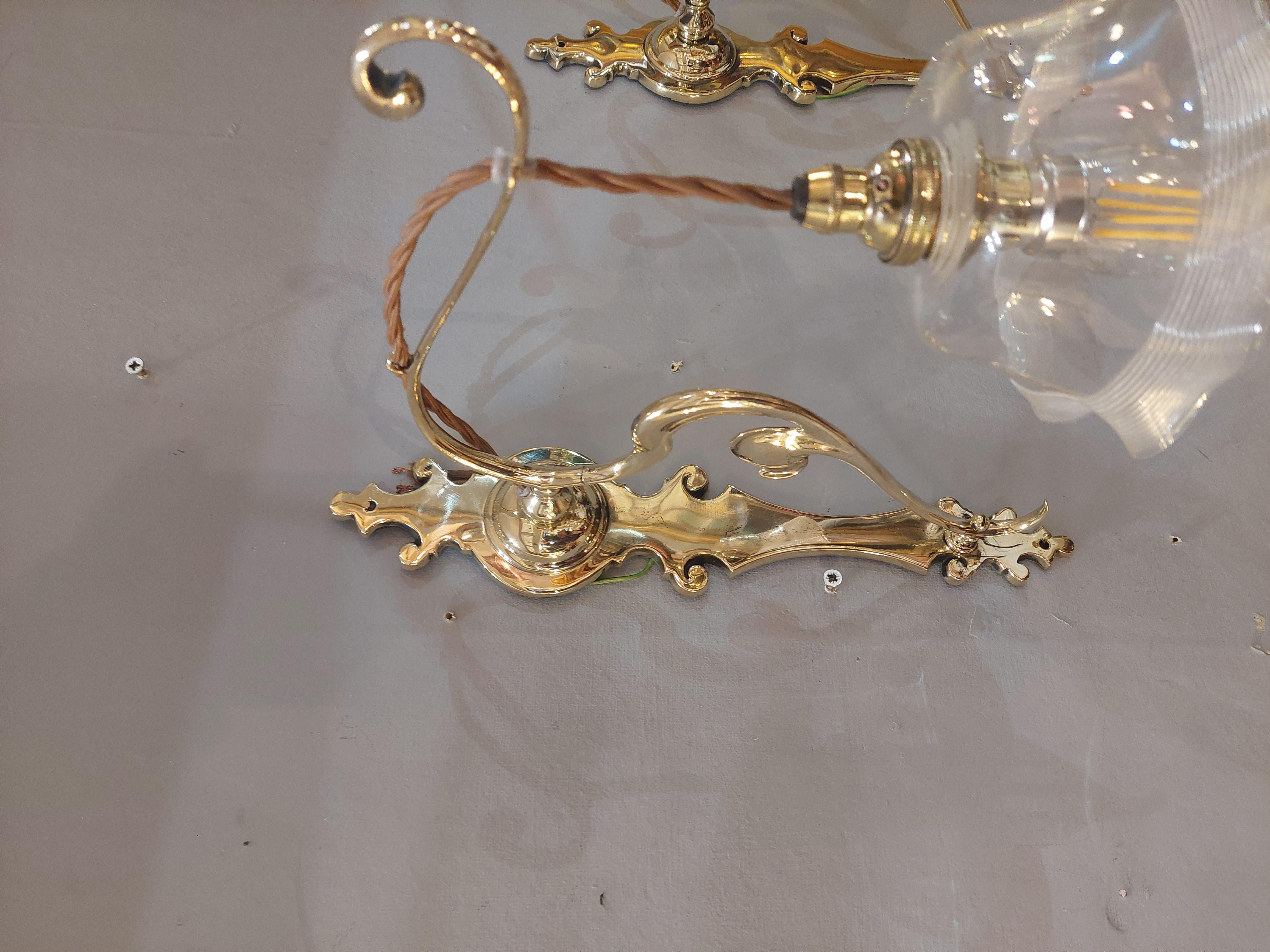 Ottone Pair of Art Nouveau Wall Sconces in vendita