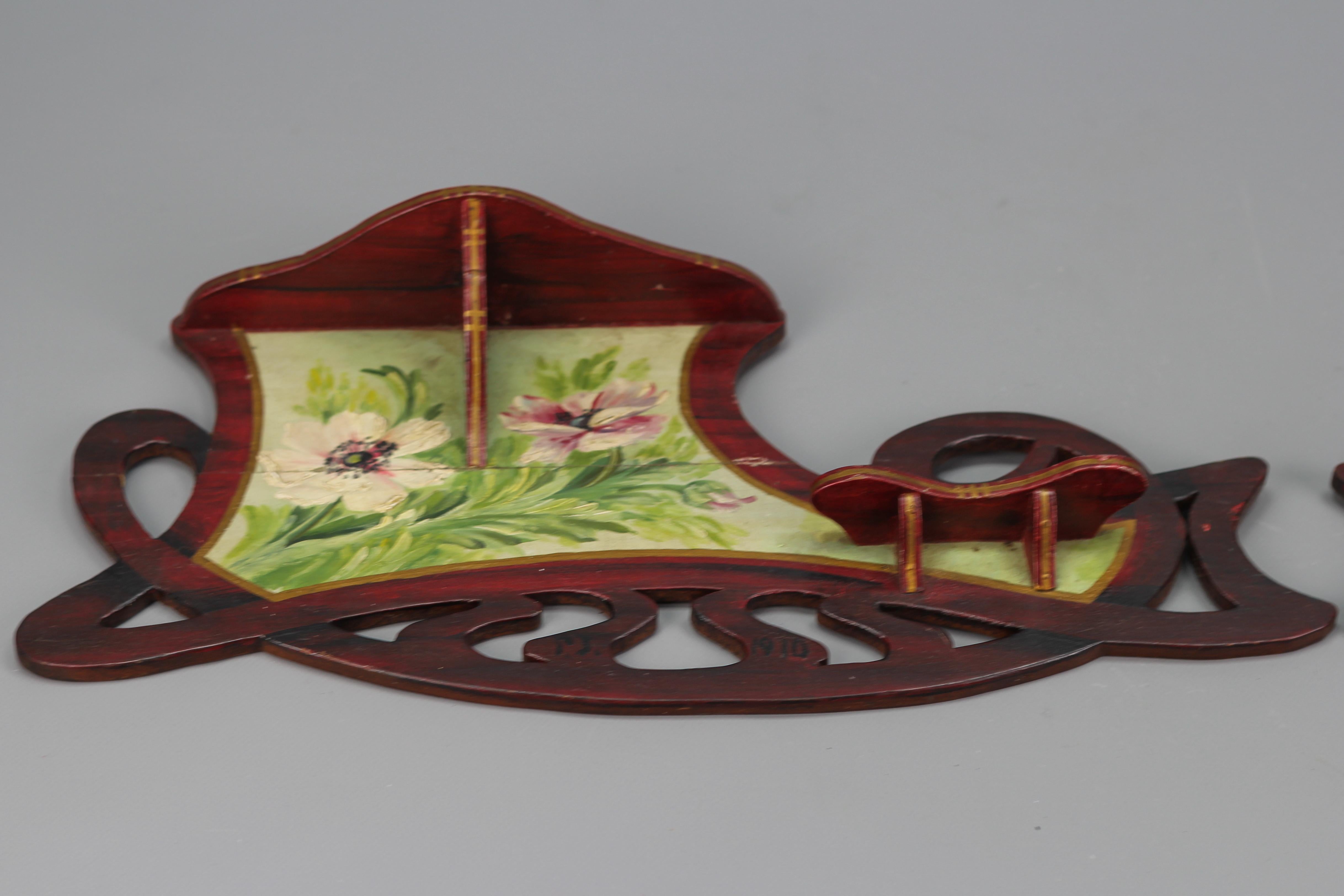 Pair of Art Nouveau Wooden Hand-Painted Floral Shelves, Germany, 1910 For Sale 6