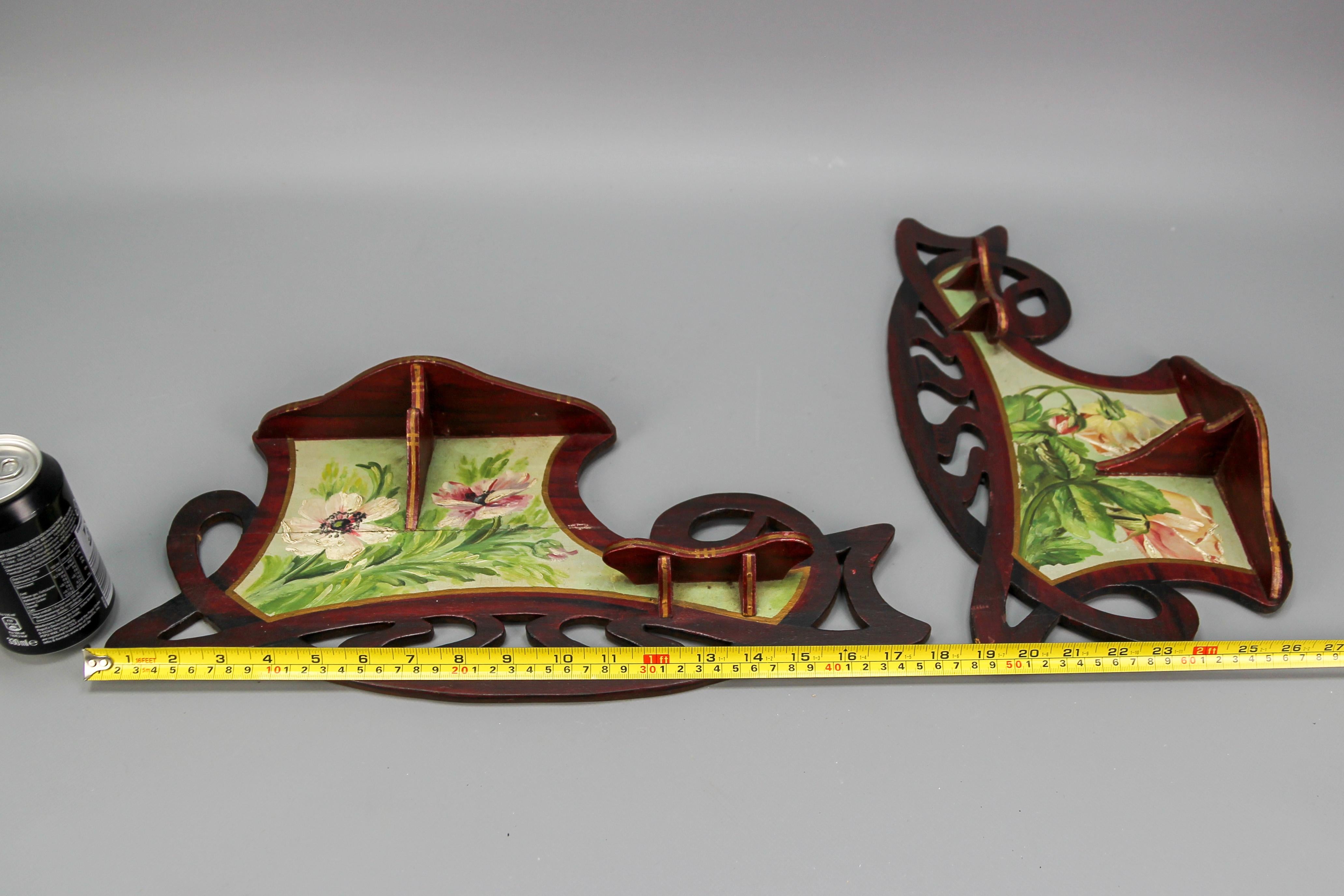 Pair of Art Nouveau Wooden Hand-Painted Floral Shelves, Germany, 1910 For Sale 13