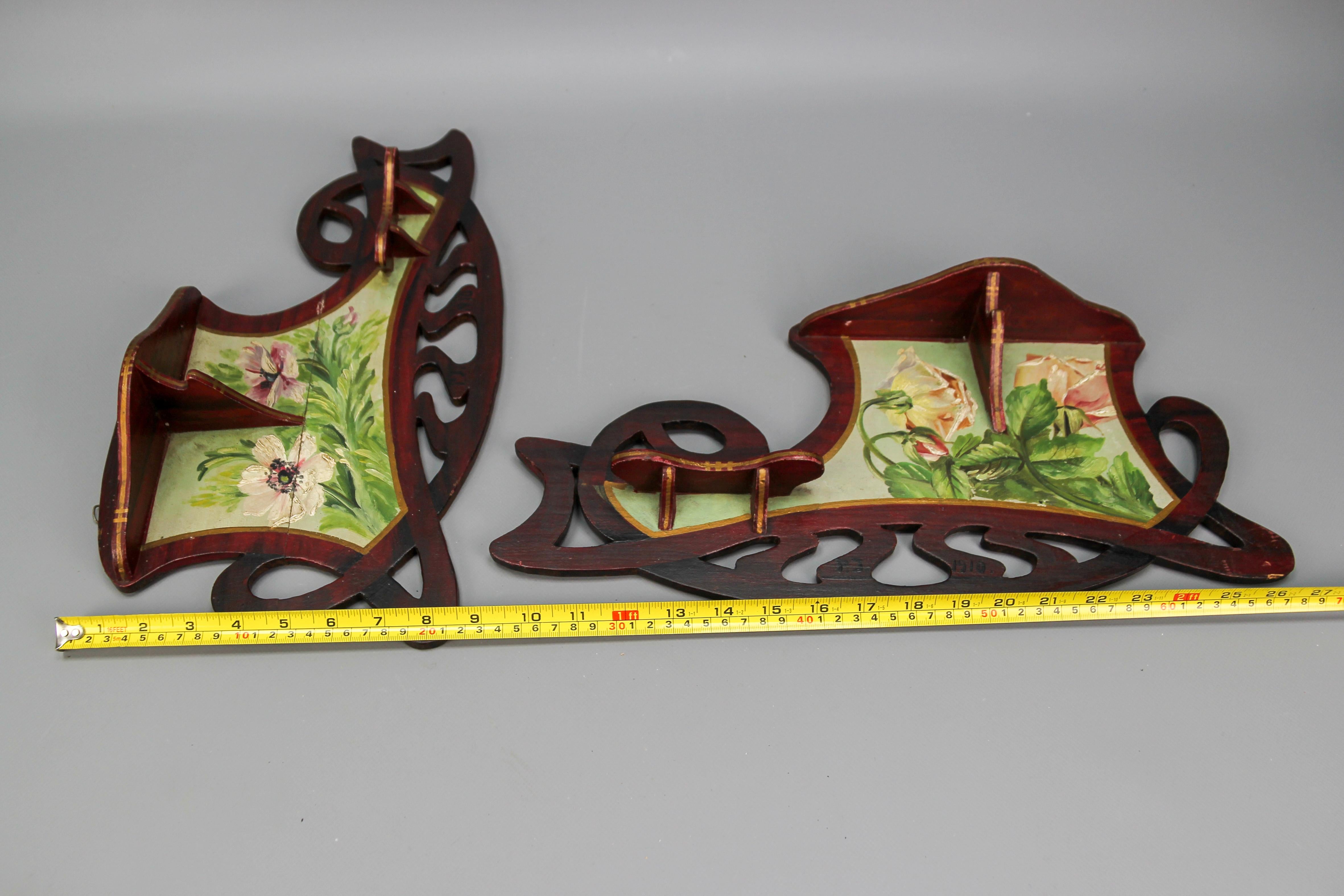 Pair of Art Nouveau Wooden Hand-Painted Floral Shelves, Germany, 1910 For Sale 14