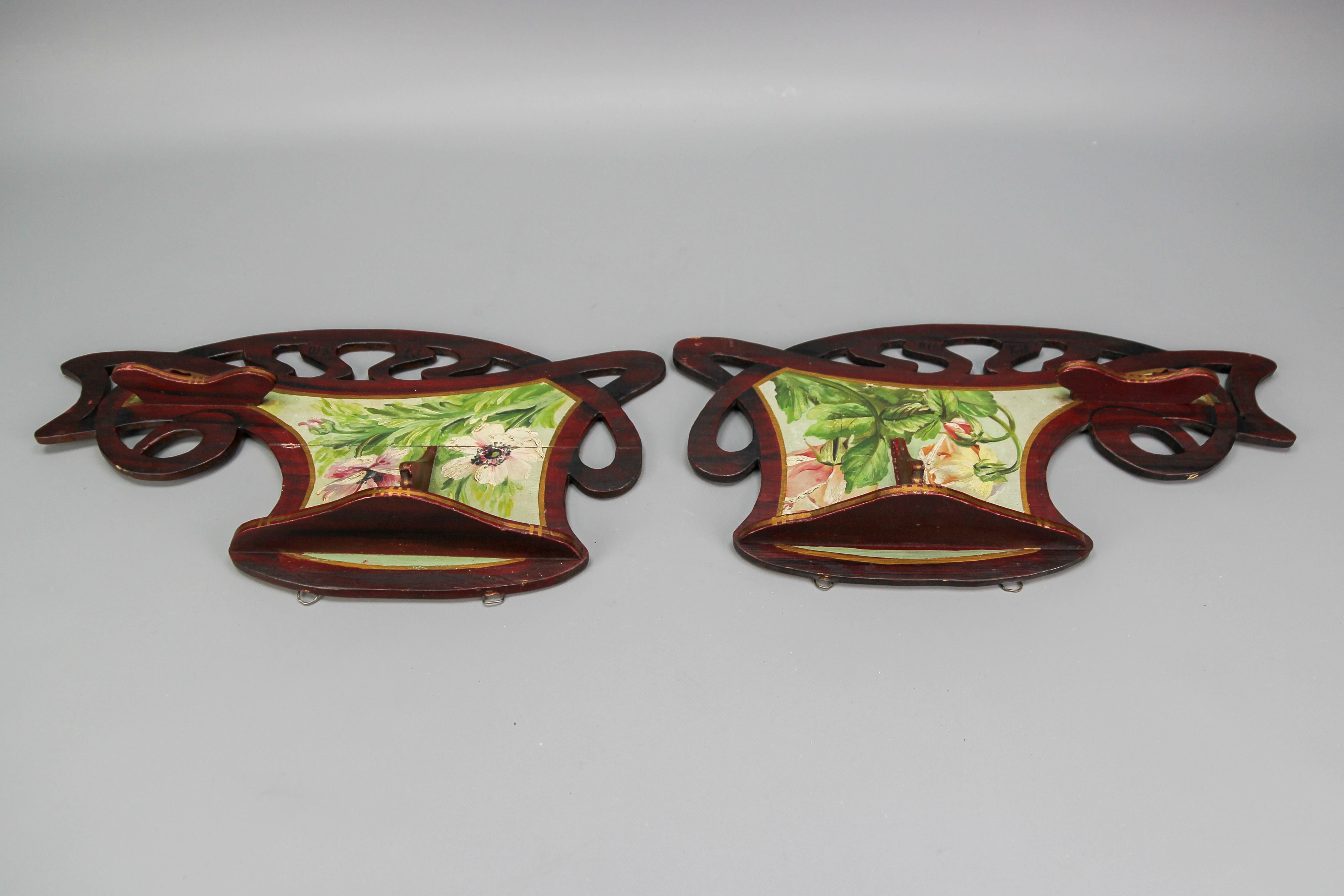 Pair of Art Nouveau Wooden Hand-Painted Floral Shelves, Germany, 1910 For Sale 2