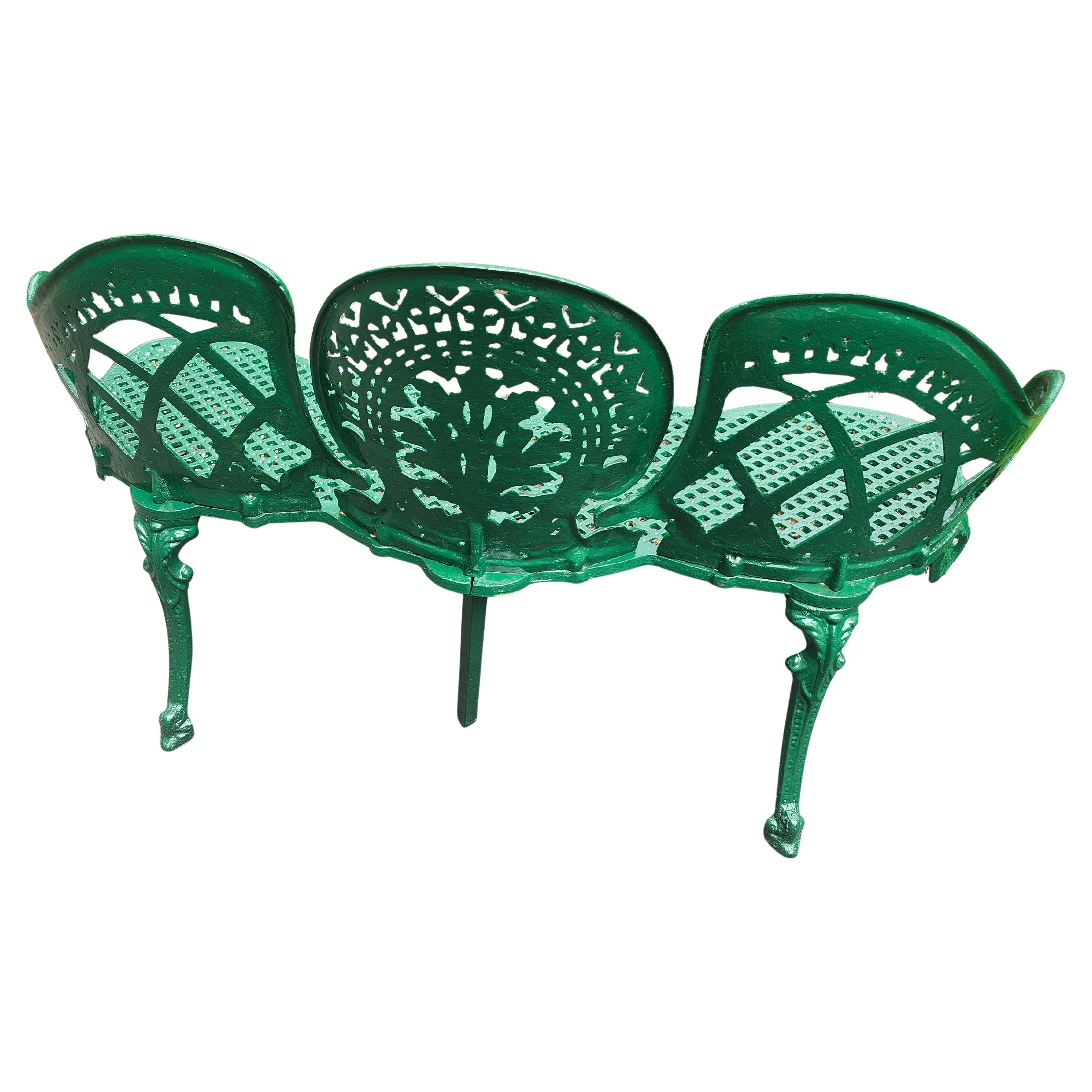 Americano Coppia di panchine da giardino e da terrazzo in ghisa in stile Art Noveau in vendita
