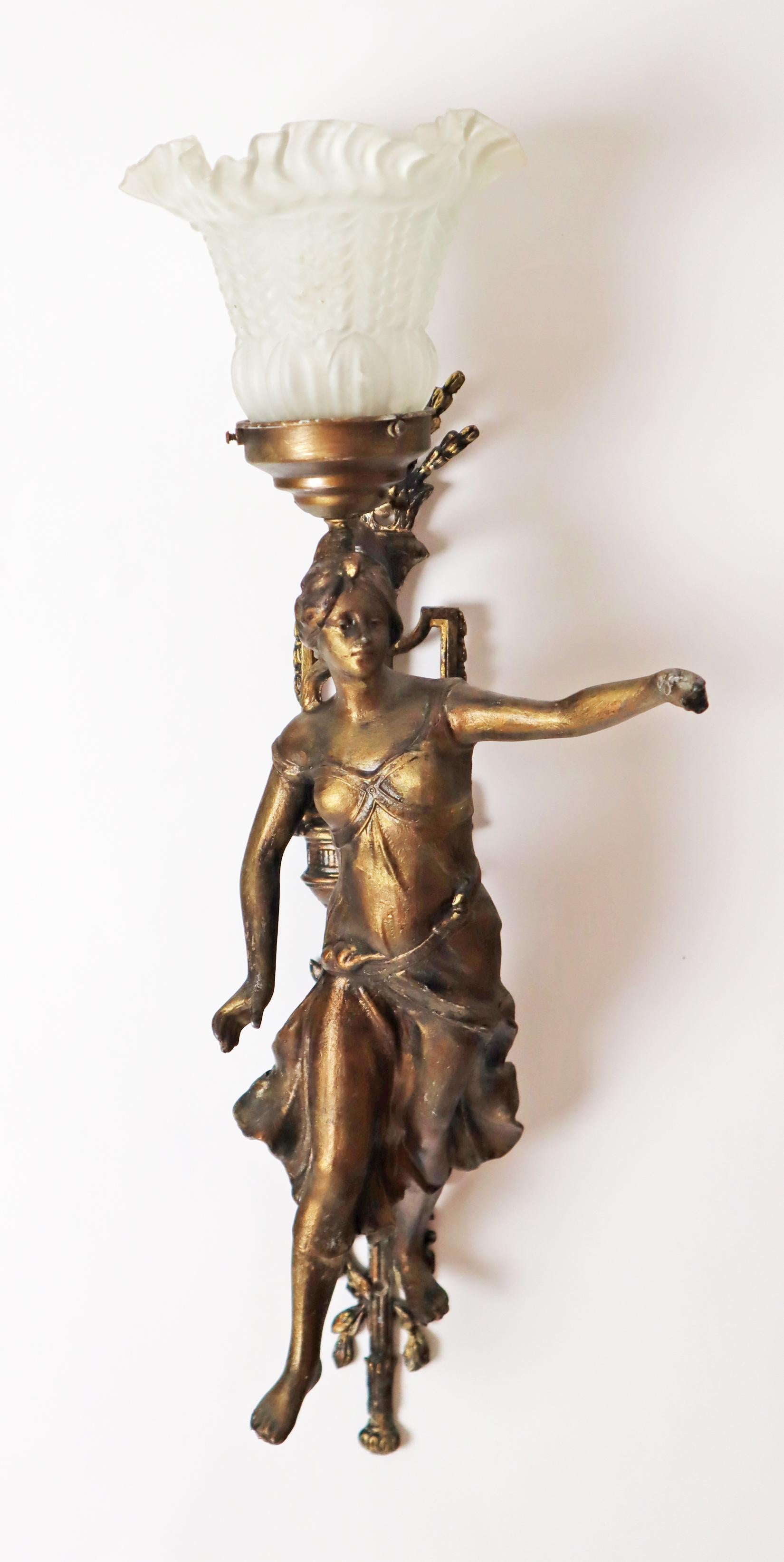 Coppia di appliques figurate Art Novo Marinaio e contadina 1890 circa Francia in vendita 5