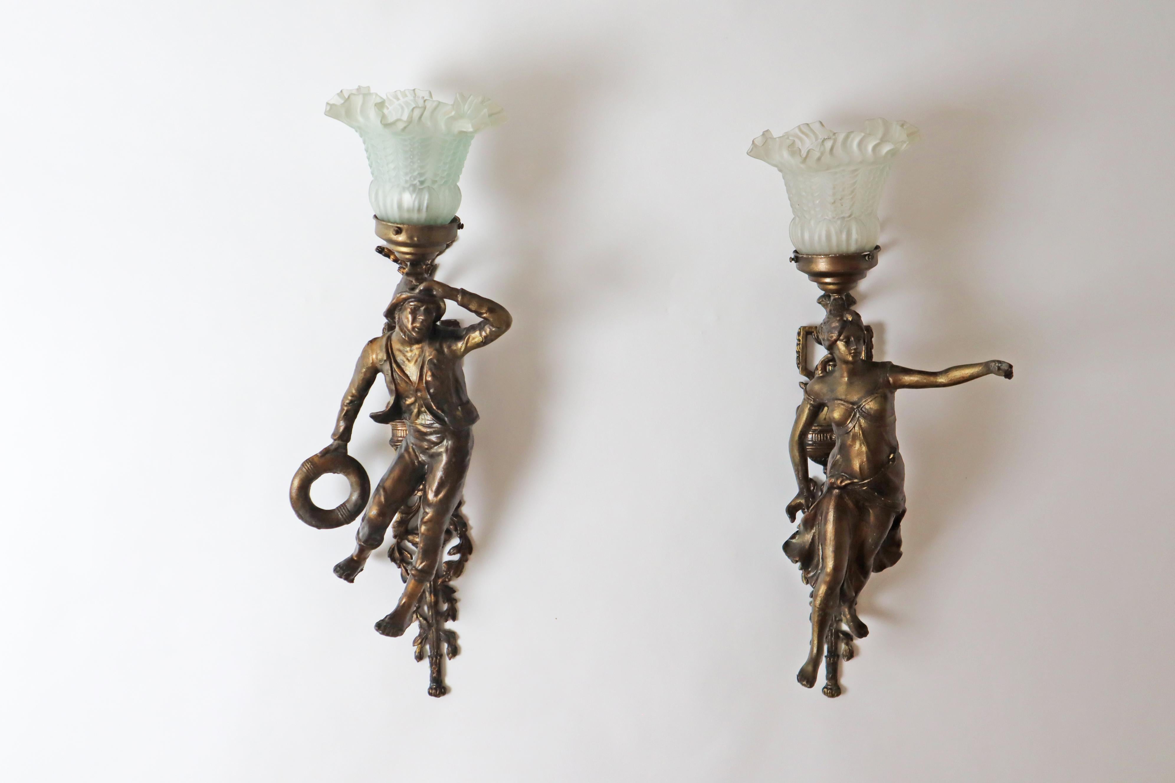 Coppia di appliques figurate Art Novo Marinaio e contadina 1890 circa Francia In condizioni buone in vendita a Hannover, DE