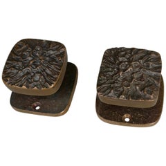 Coppia di pomelli artistici in bronzo per porte, anni '60