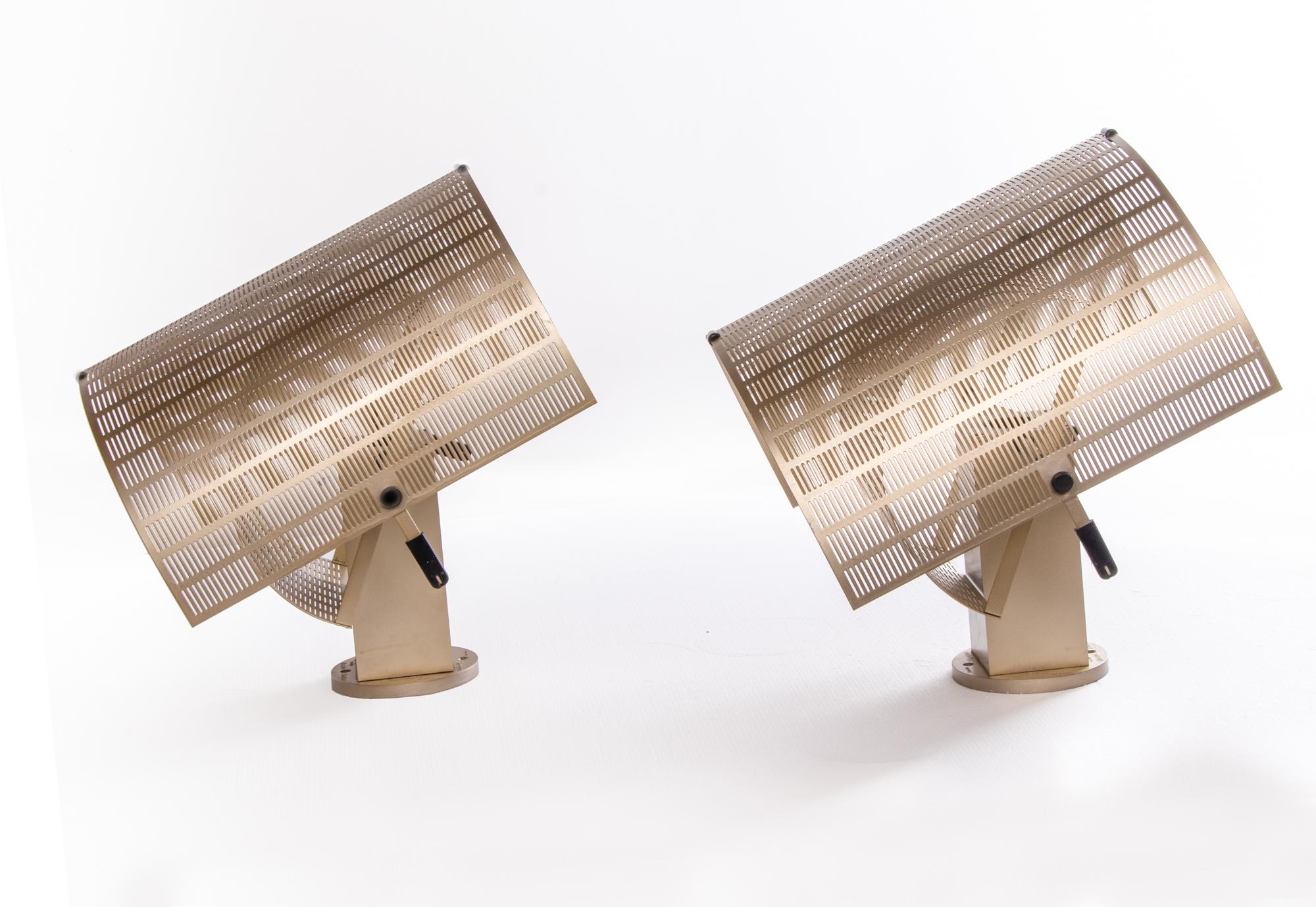 Mid-Century Modern 1 (of 2) Pair of golden Shogun Wall Lights by Mario Botta, Artemide, 1980s