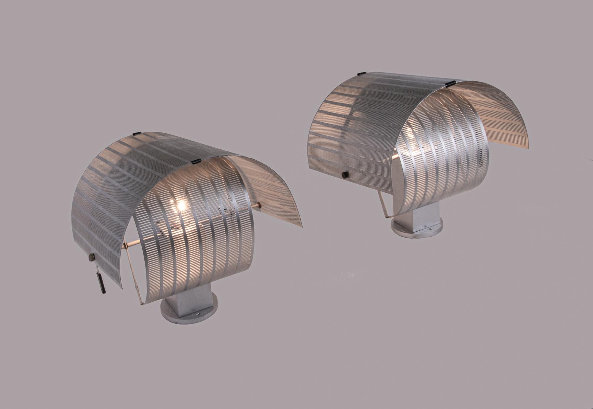 Mid-Century Modern 1 (of 4) Pair of Silver Artemide Shogun Wall Lights by Mario Botta, 1980s For Sale