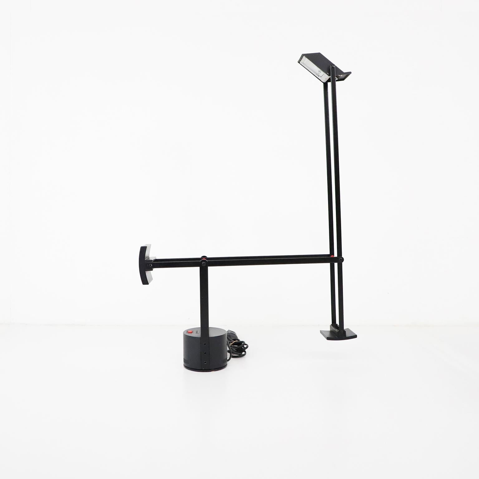 Designed by Richard Sapper for Artemide in 1972, the Tizio lamp is a true classic of modern design. Built with two counterweights to allow the user to direct the light where it’s needed, the lamp adjusts with a pull or push and stays in place