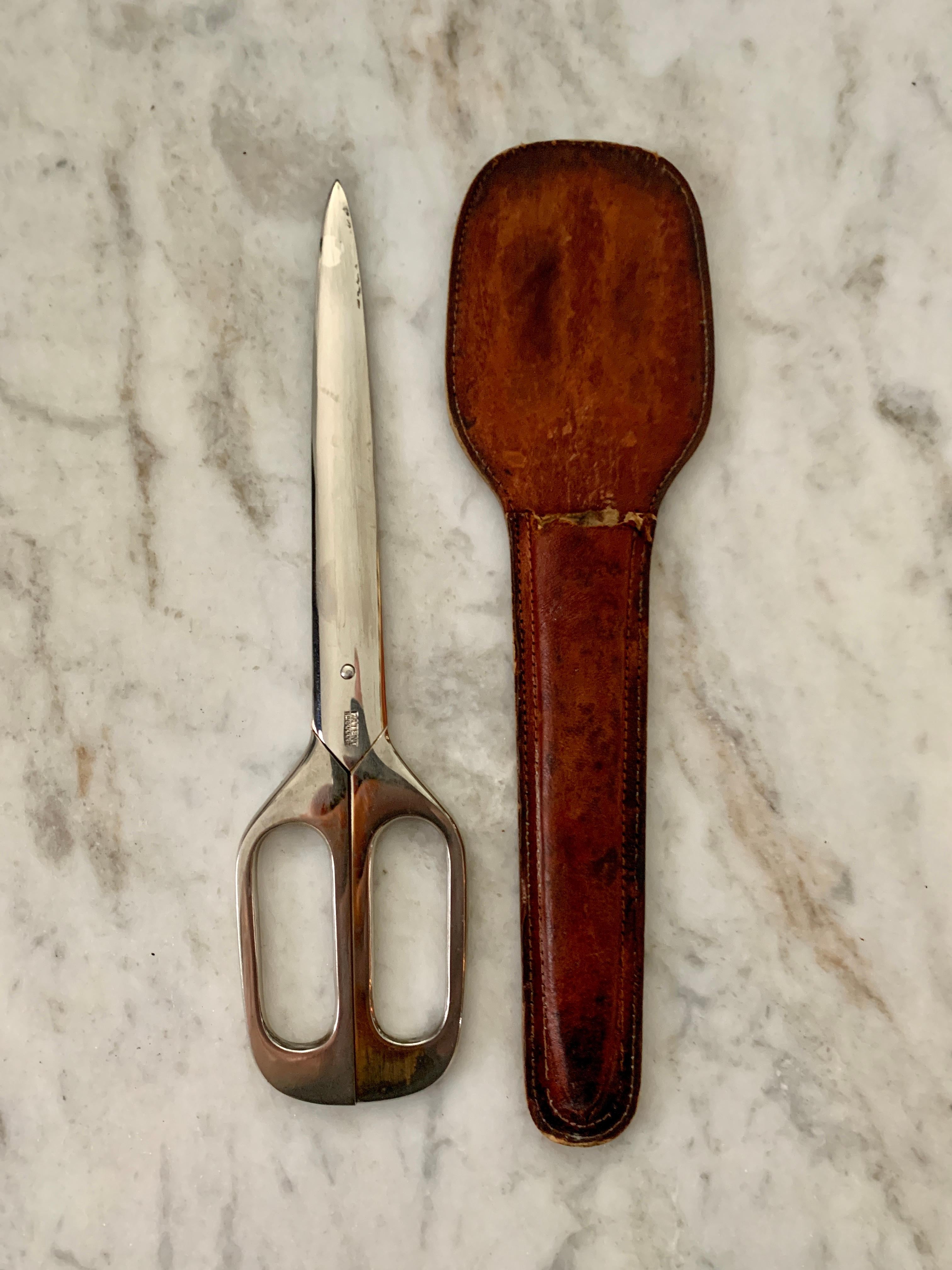 Pair of Arthur Salm German Scissors in Leather Case In Good Condition In Los Angeles, CA