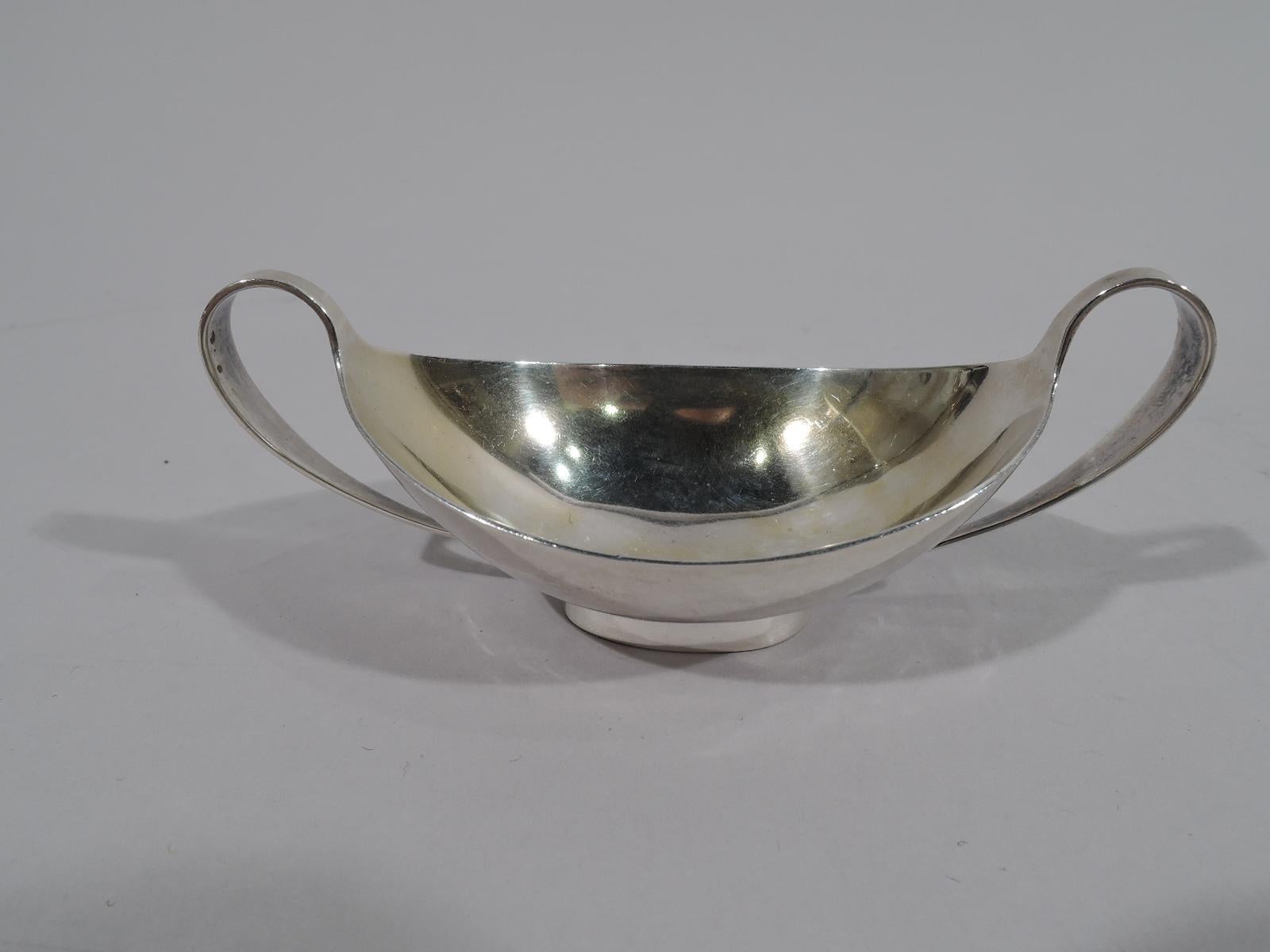 Pair of Arthur Stone American Sterling Silver Classical Open Salts (Neoklassisch)
