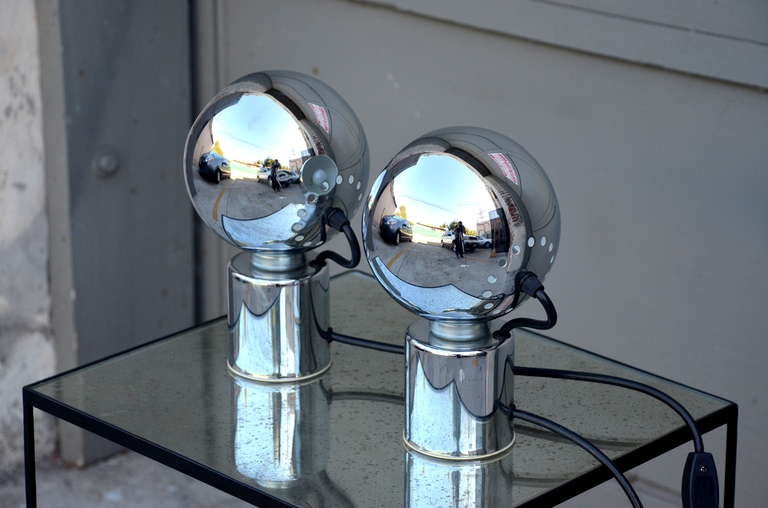 Pair of Articulated Globe Spotlights by Reggiani Lampadari For Sale 1