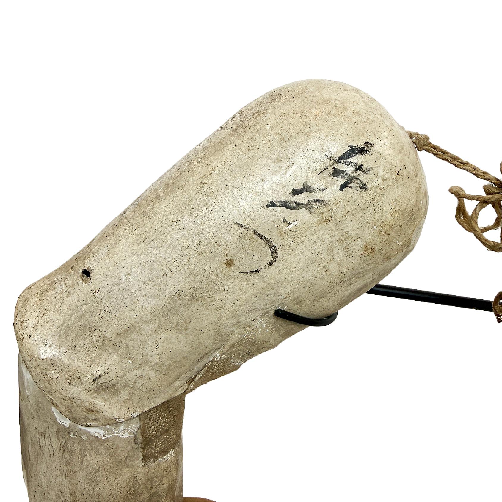 20ième siècle Paire de jambes articulées de marionnettes Bunraku en papier mâché, japonaises, période Meiji en vente