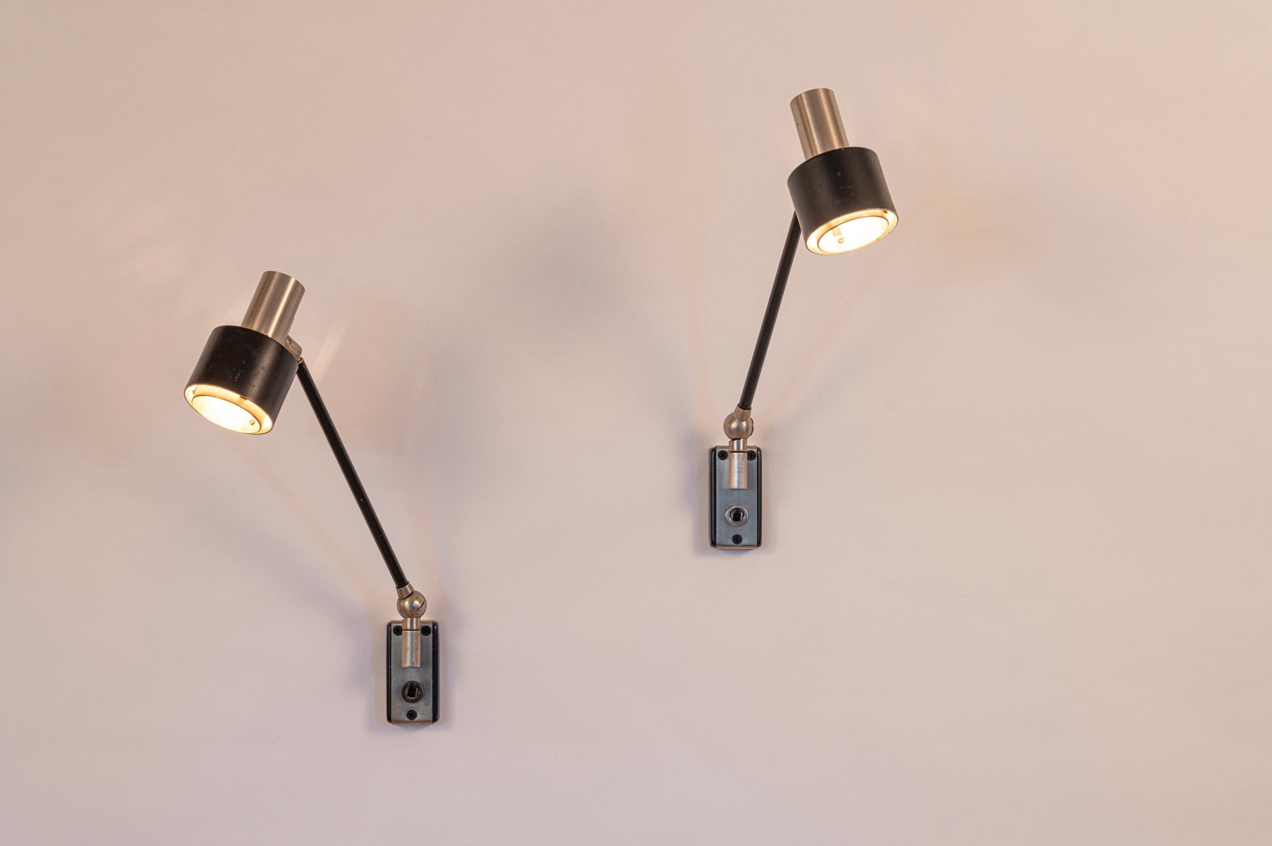 Italian Pair of articulated Stilnovo Wall lights. Italy c1950s For Sale