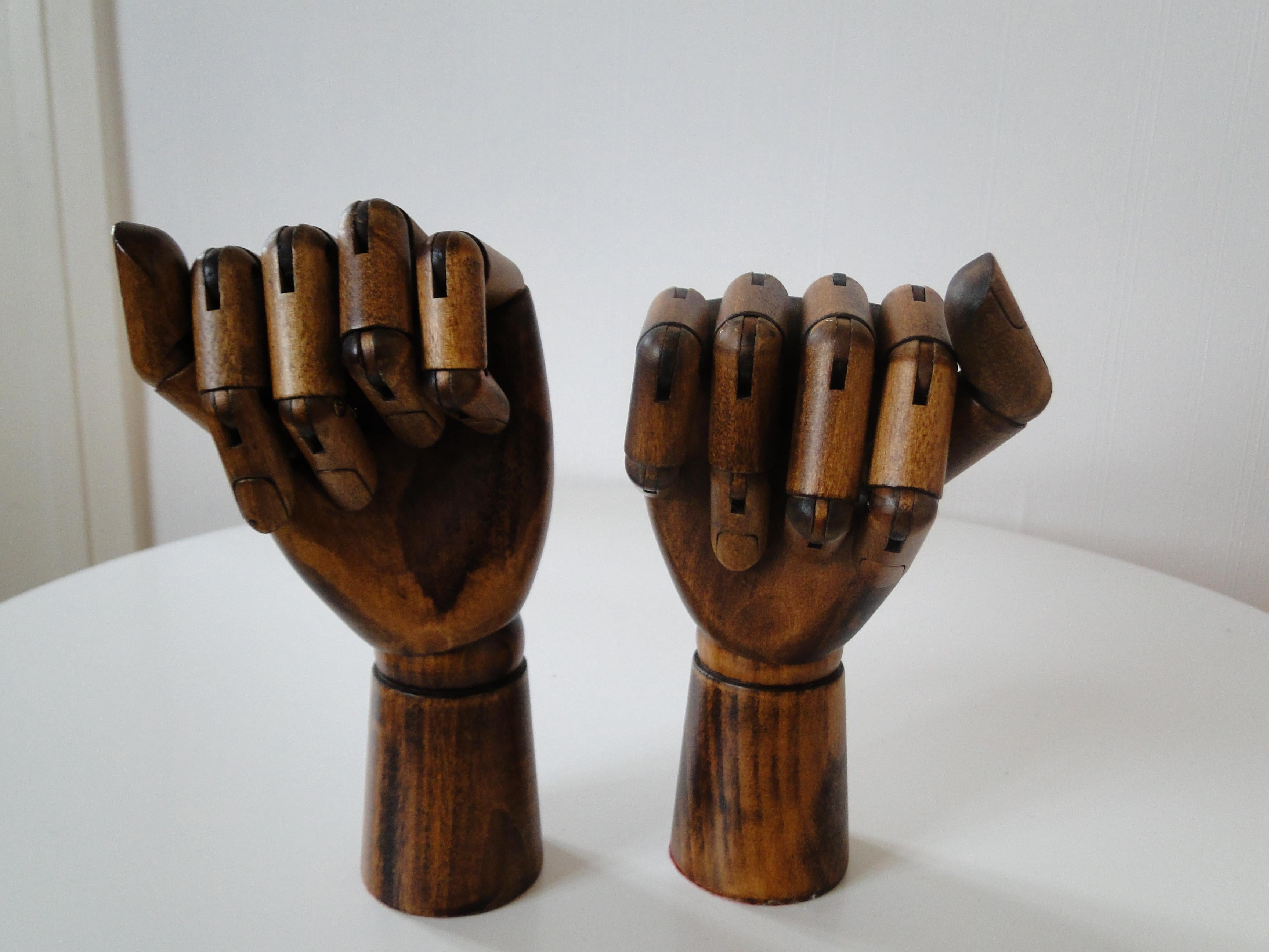 Pair of articulated wooden hands 4