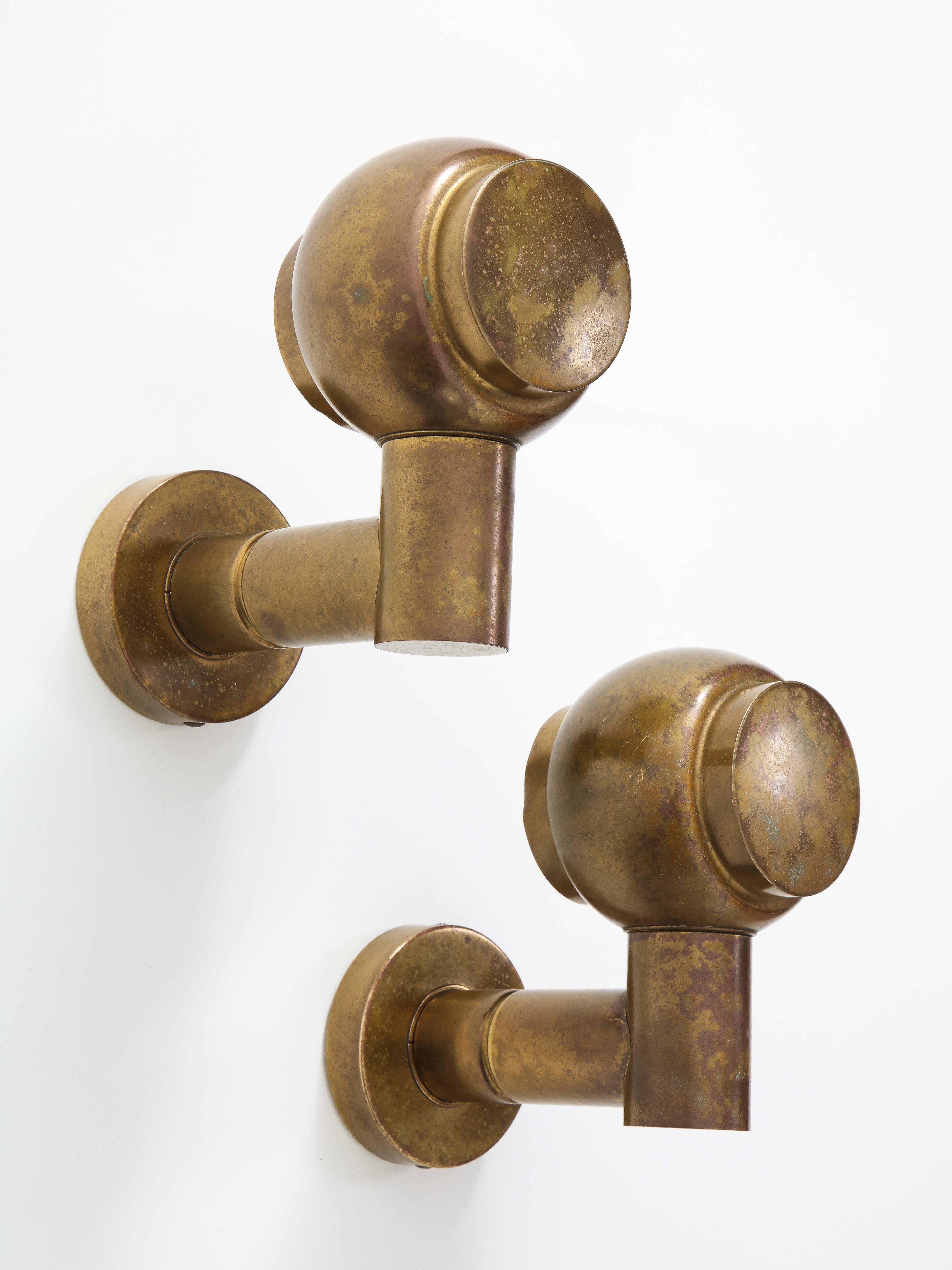 Pair of Articulating 1950s French Brass Sconces with Antique Patina In Fair Condition In New York, NY