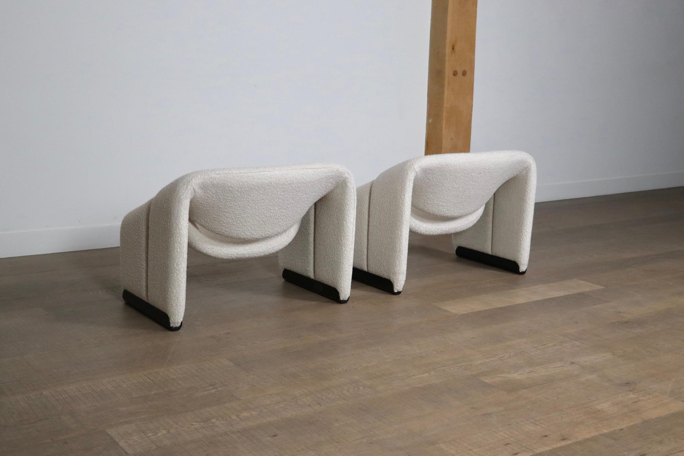 Pair Of Artifort Groovy F598 ‘M Chair’ In Bouclé By Pierre Paulin 1970s For Sale 5