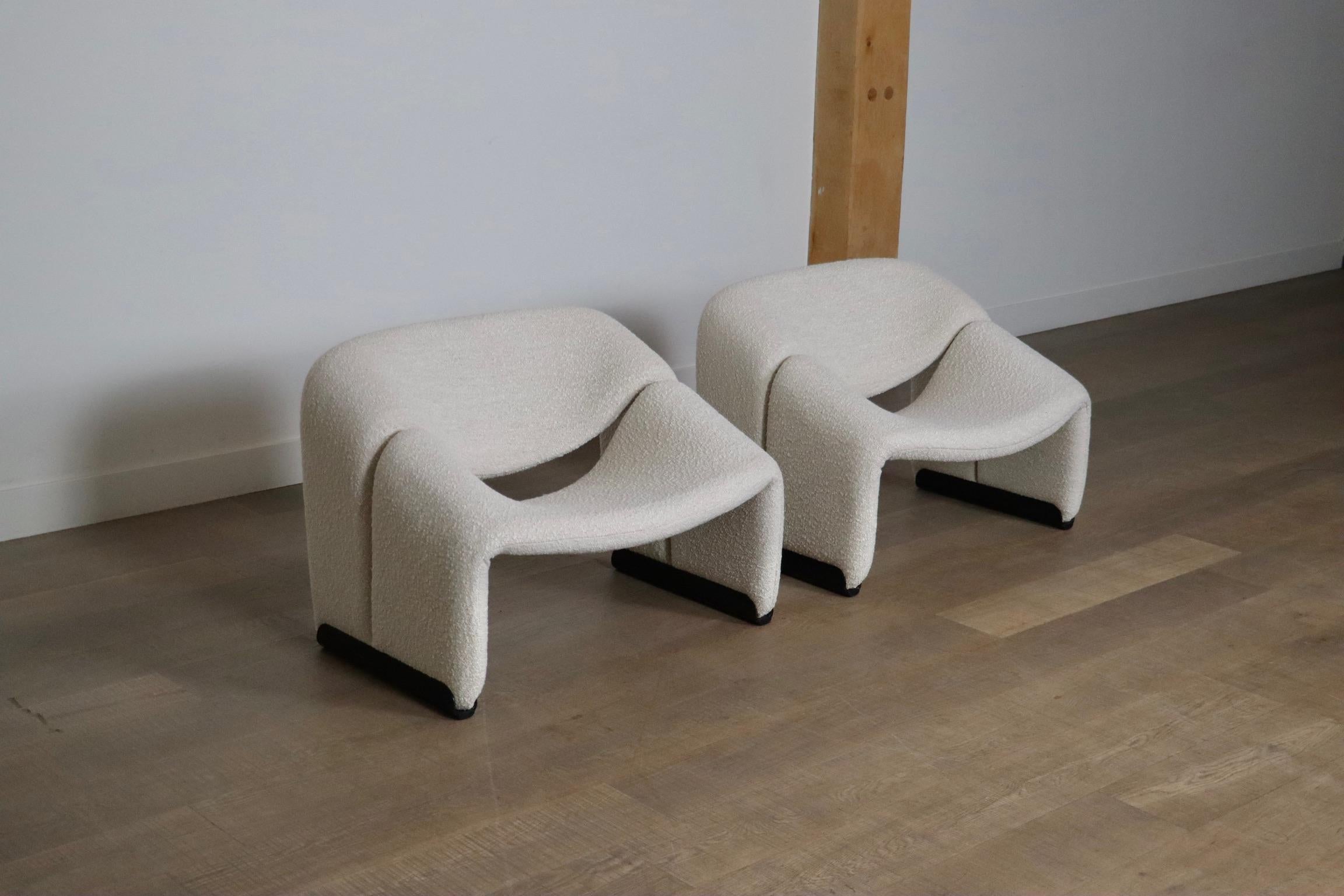 Pair Of Artifort Groovy F598 ‘M Chair’ In Bouclé By Pierre Paulin 1970s In Excellent Condition For Sale In ABCOUDE, UT