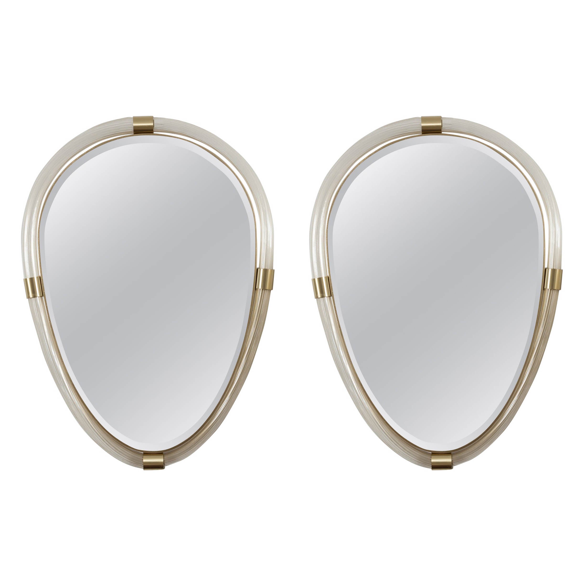 Paire de miroirs ovales torchères artisanaux en or soufflé de Murano, contemporains
