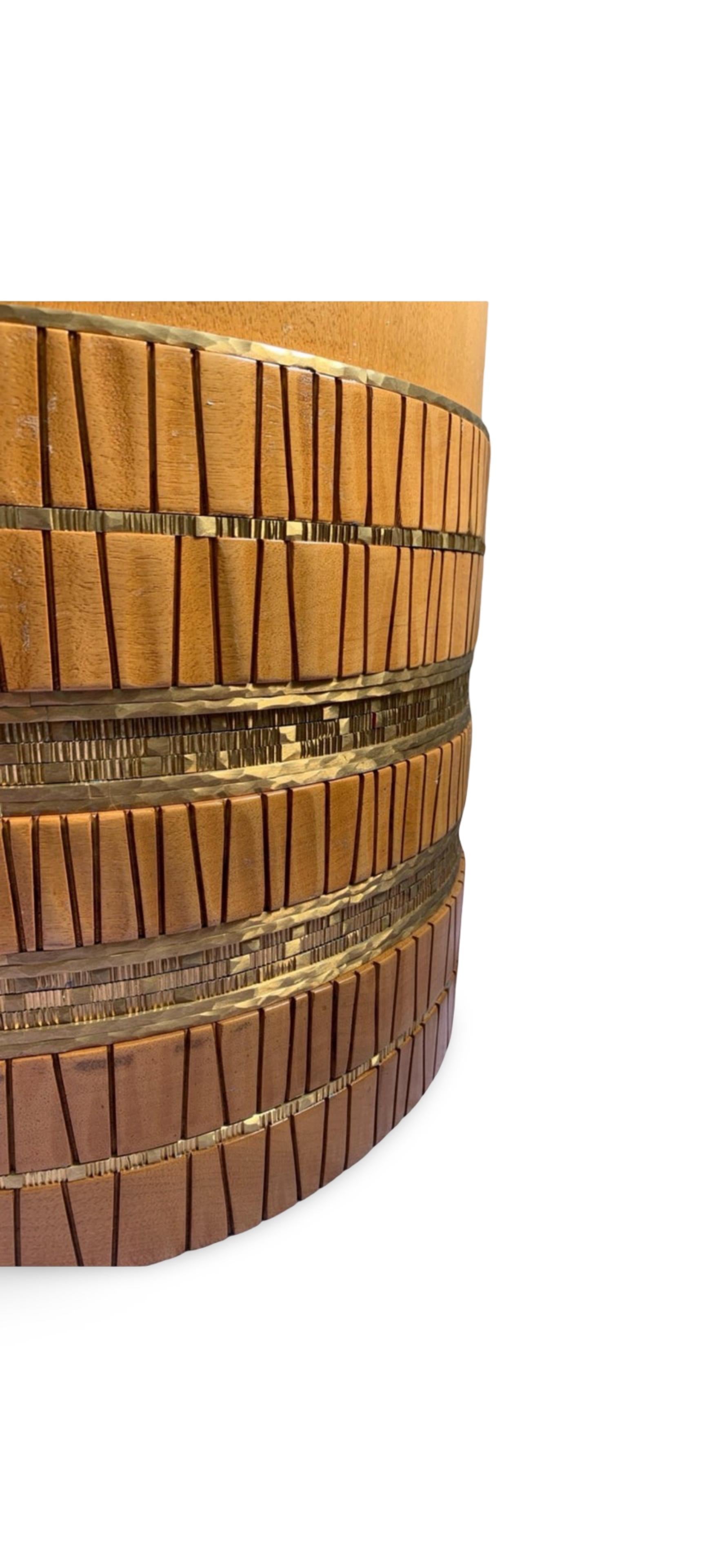 Paar von Künstler Damian Jones Custom Made Wood/Brass Tribal Side/Sofa Tables im Angebot 3