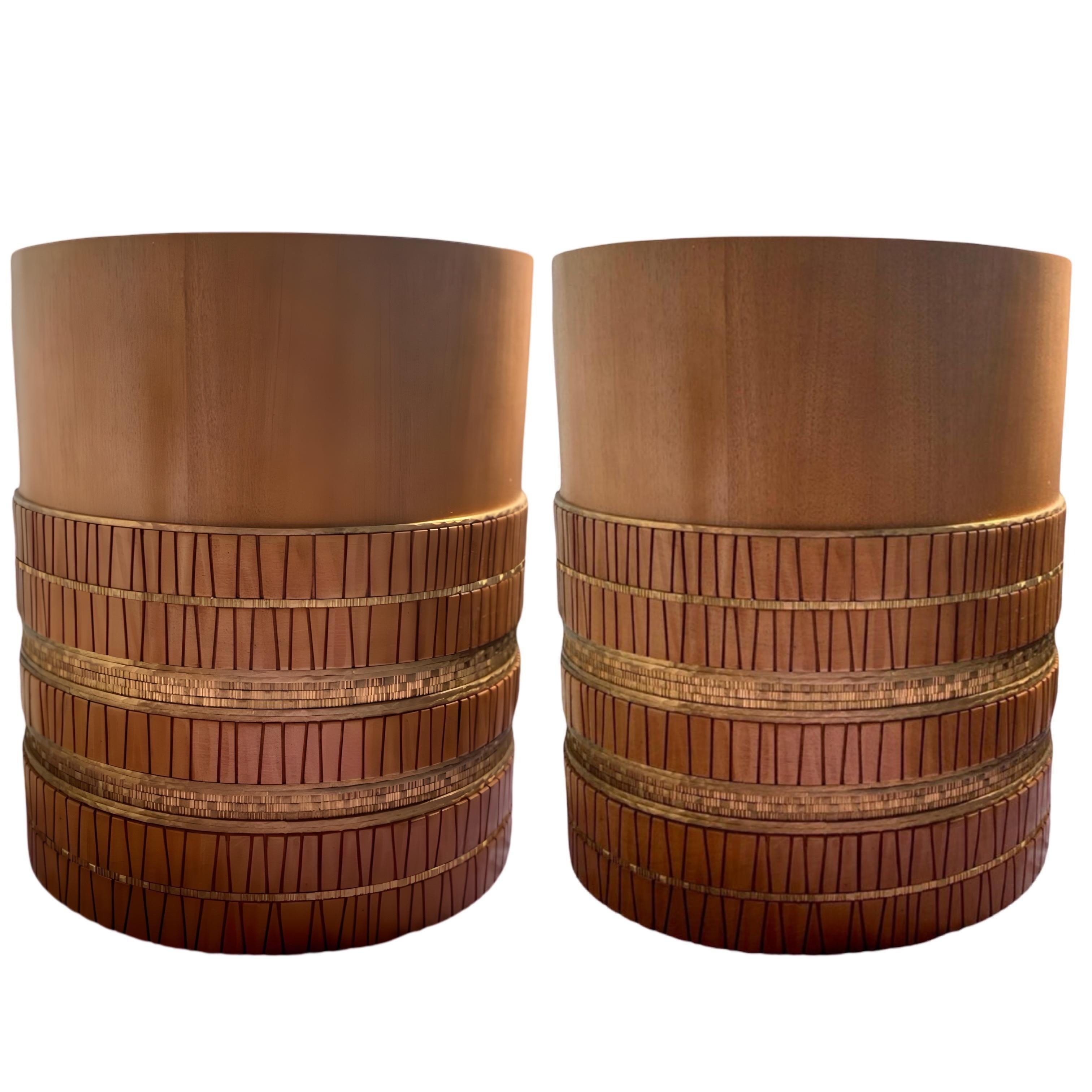 Paar von Künstler Damian Jones Custom Made Wood/Brass Tribal Side/Sofa Tables (Organische Moderne) im Angebot