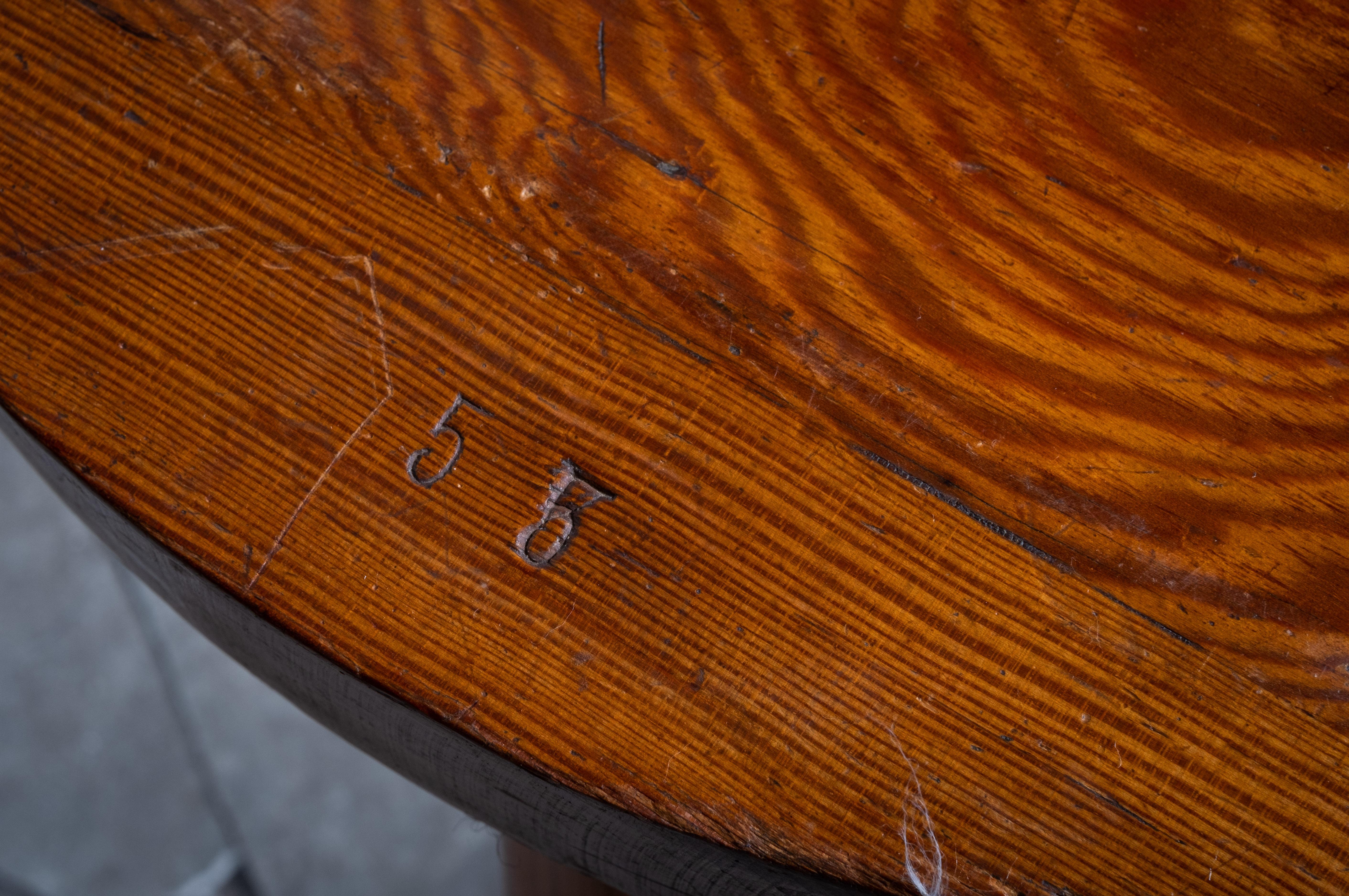 Paire de tabourets d'artiste en pin, âge d'or danois, années 1850 en vente 4