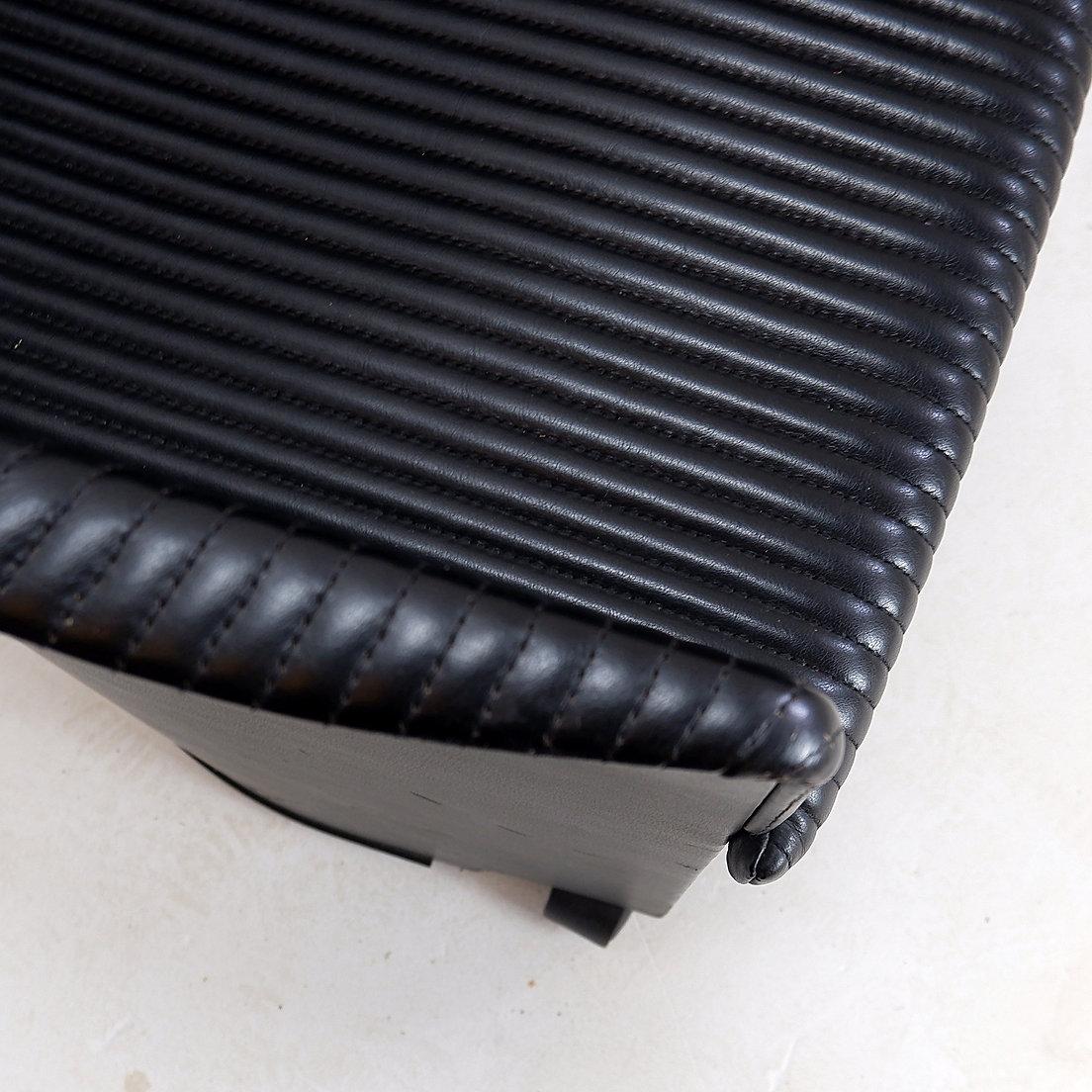 Paar Artona-Sessel aus schwarzem Leder von Afra und Tobia Scarpa für Maxalto im Angebot 6