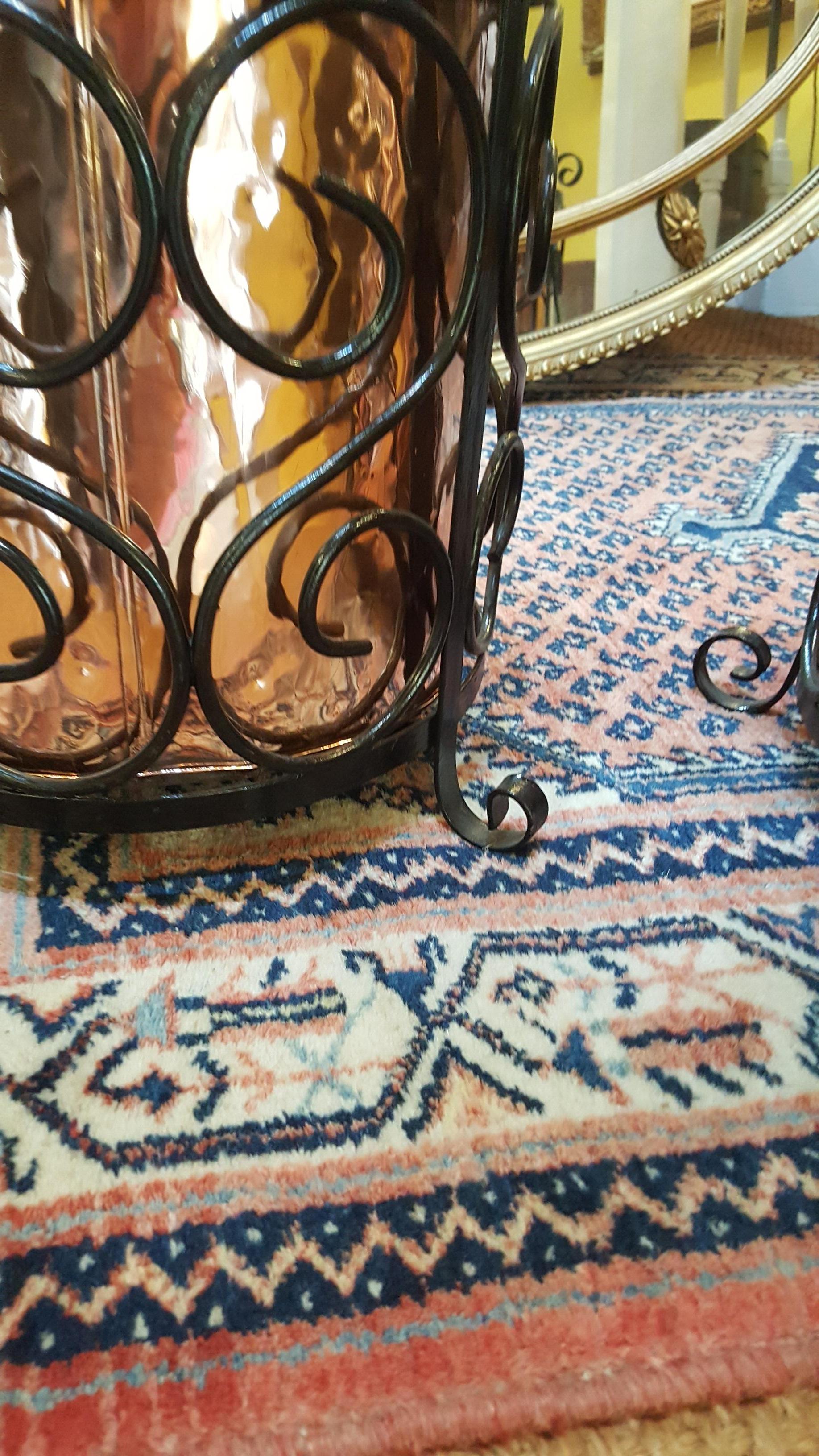 Pair of Arts and Crafts Copper and Cast Iron Log Buckets In Good Condition For Sale In Altrincham, Cheshire