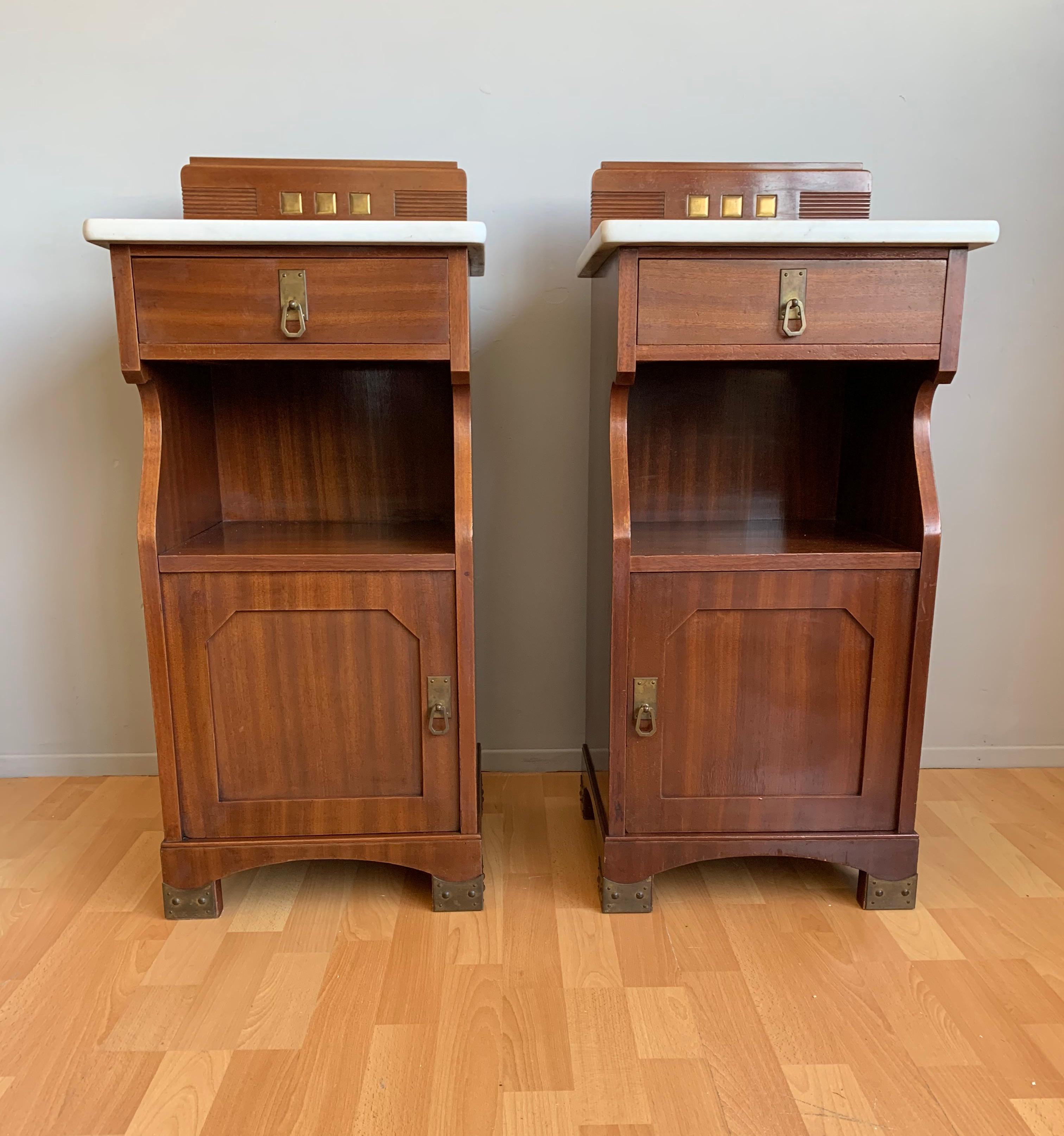 German Pair of Arts and Crafts Nutwood Bedside Cabinets / Nightstands with Marble Tops For Sale