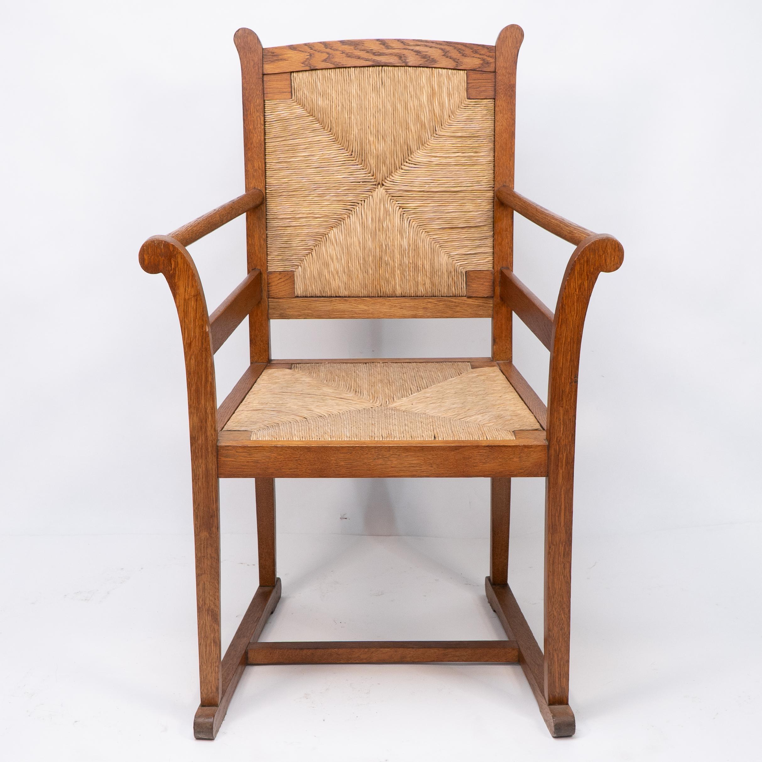Pair of Arts and Crafts Oak Elbow Chairs, in the Manner of George Walton In Good Condition For Sale In London, GB