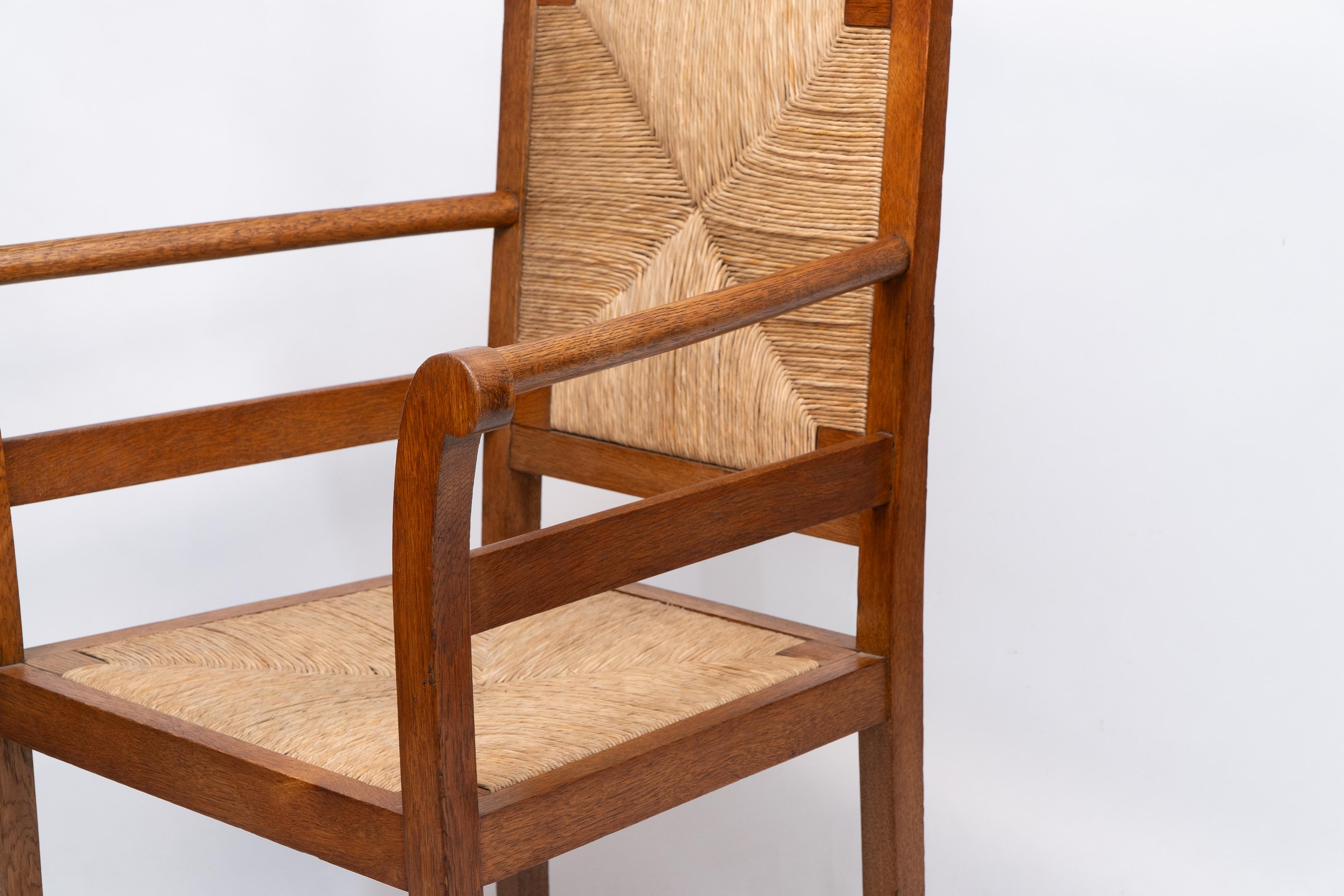 Pair of Arts and Crafts Oak Elbow Chairs, in the Manner of George Walton For Sale 3