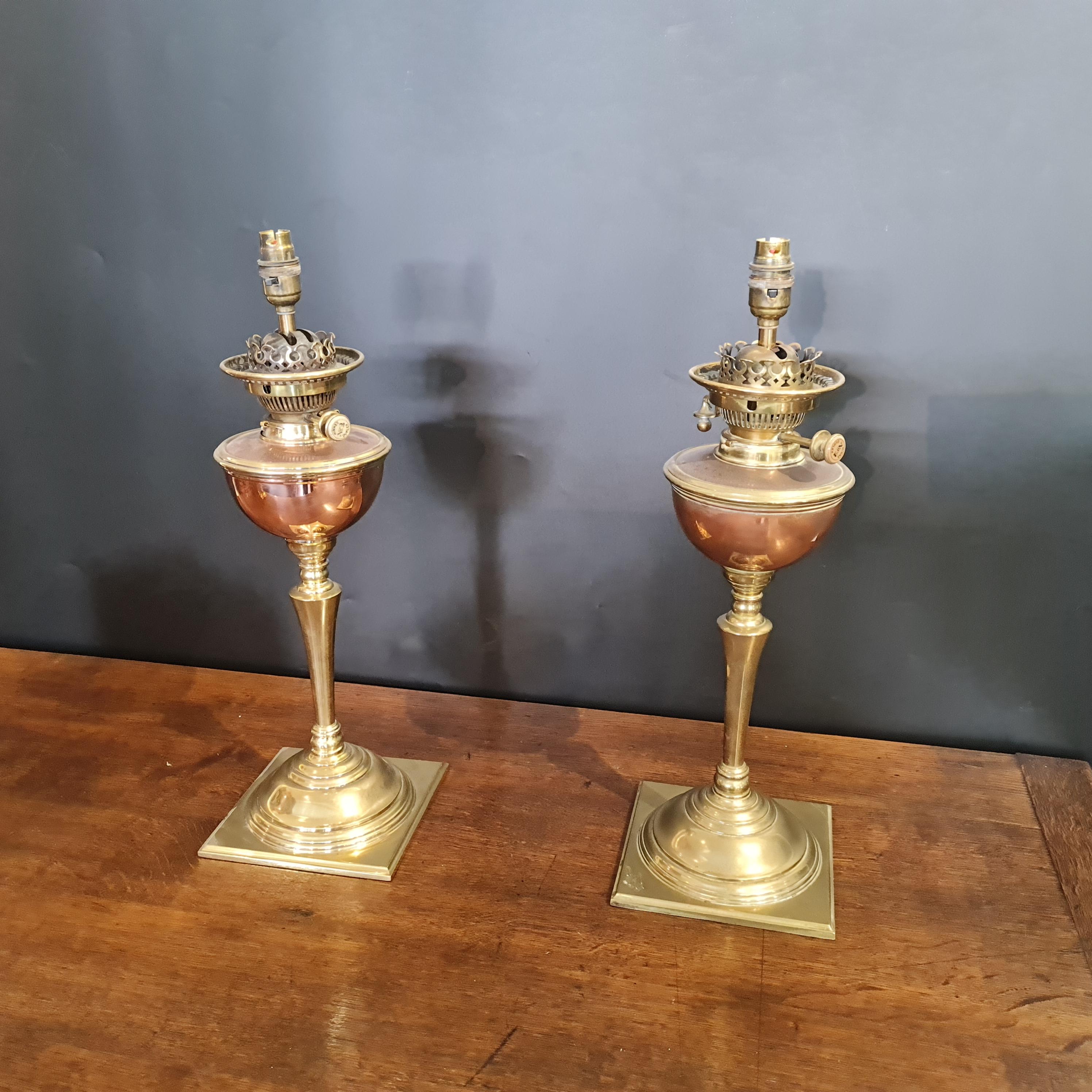 Paar Arts & Crafts Kupfer & Messing umgewandelt Öllampen  von W. A. S. Benson (Arts and Crafts) im Angebot