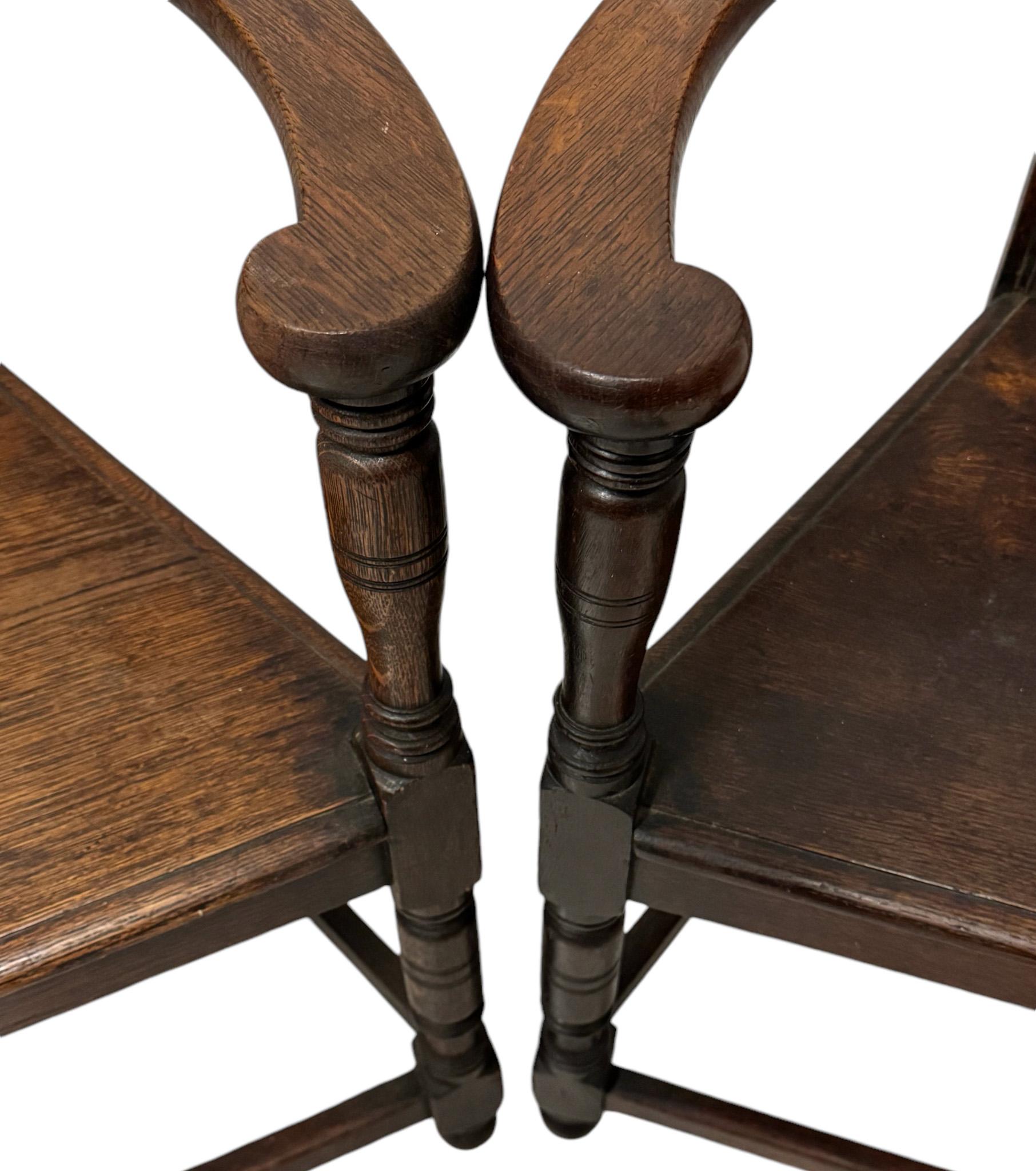 Arts and Crafts Pair of Arts & Crafts English Oak Armchairs, 1900s For Sale