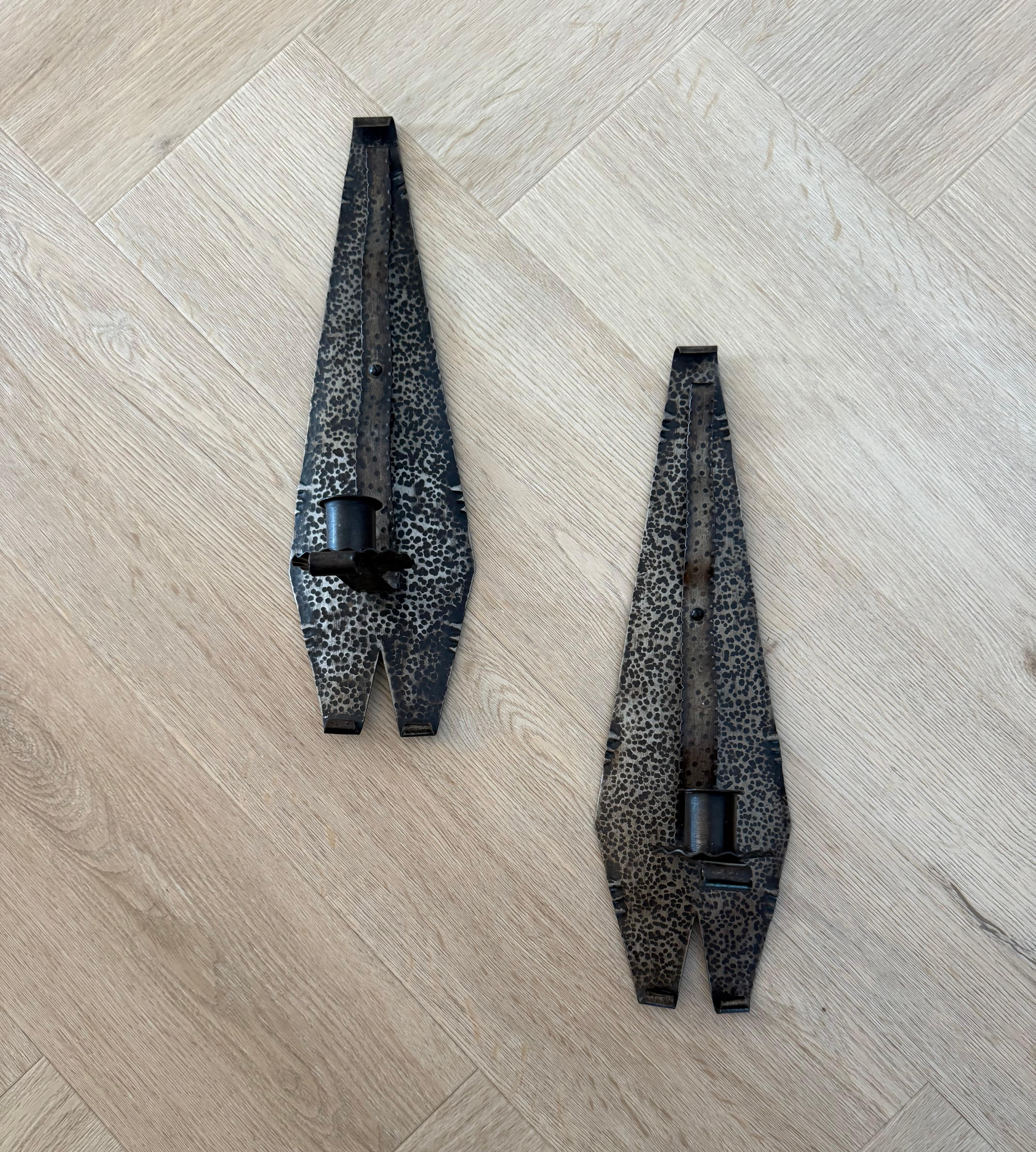 Pair of Arts & Crafts Hand-Hammered Wrought Iron Wall Sconces, 1920s For Sale 5