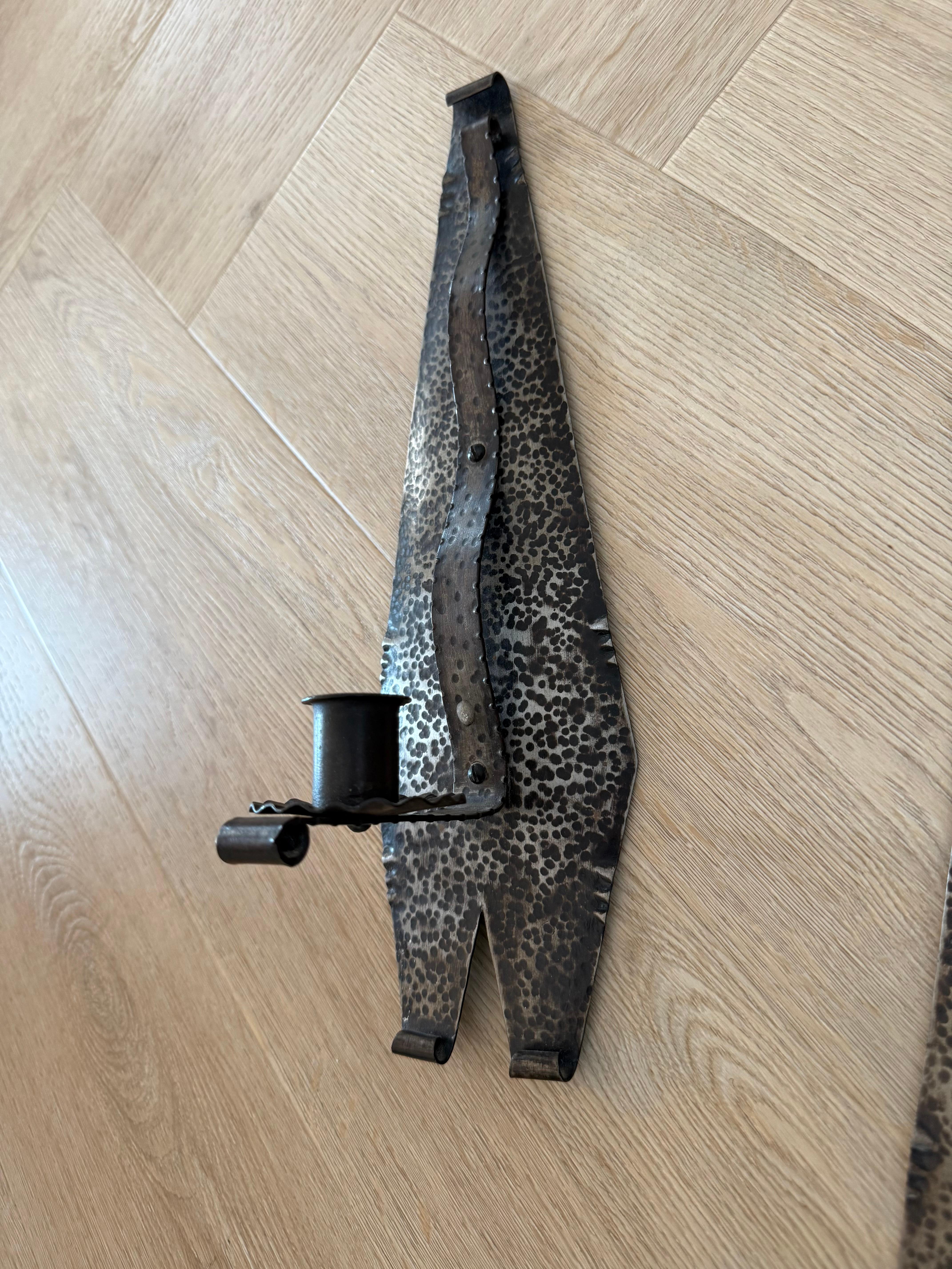 Pair of Arts & Crafts Hand-Hammered Wrought Iron Wall Sconces, 1920s For Sale 6