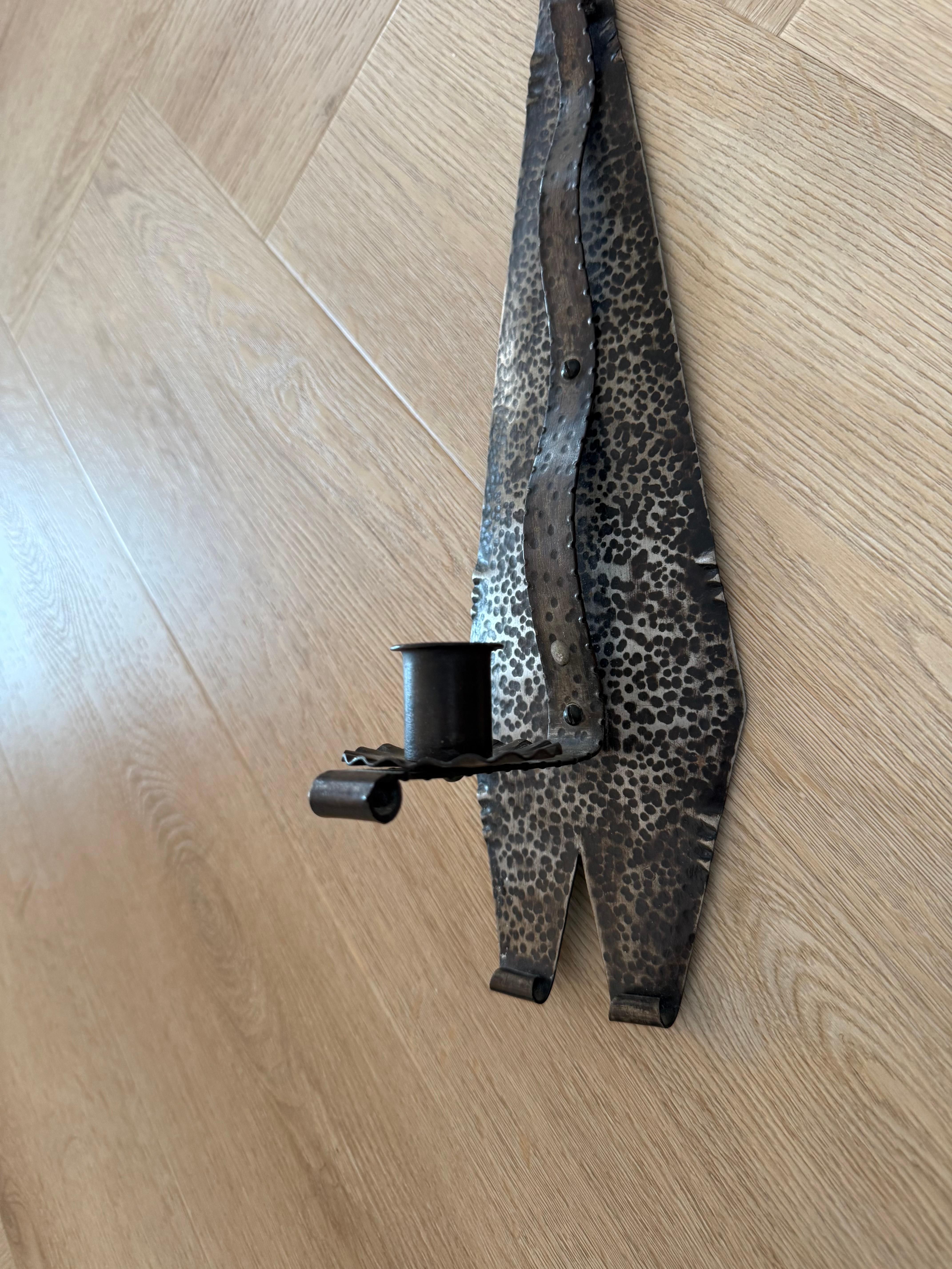 Arts and Crafts Pair of Arts & Crafts Hand-Hammered Wrought Iron Wall Sconces, 1920s For Sale