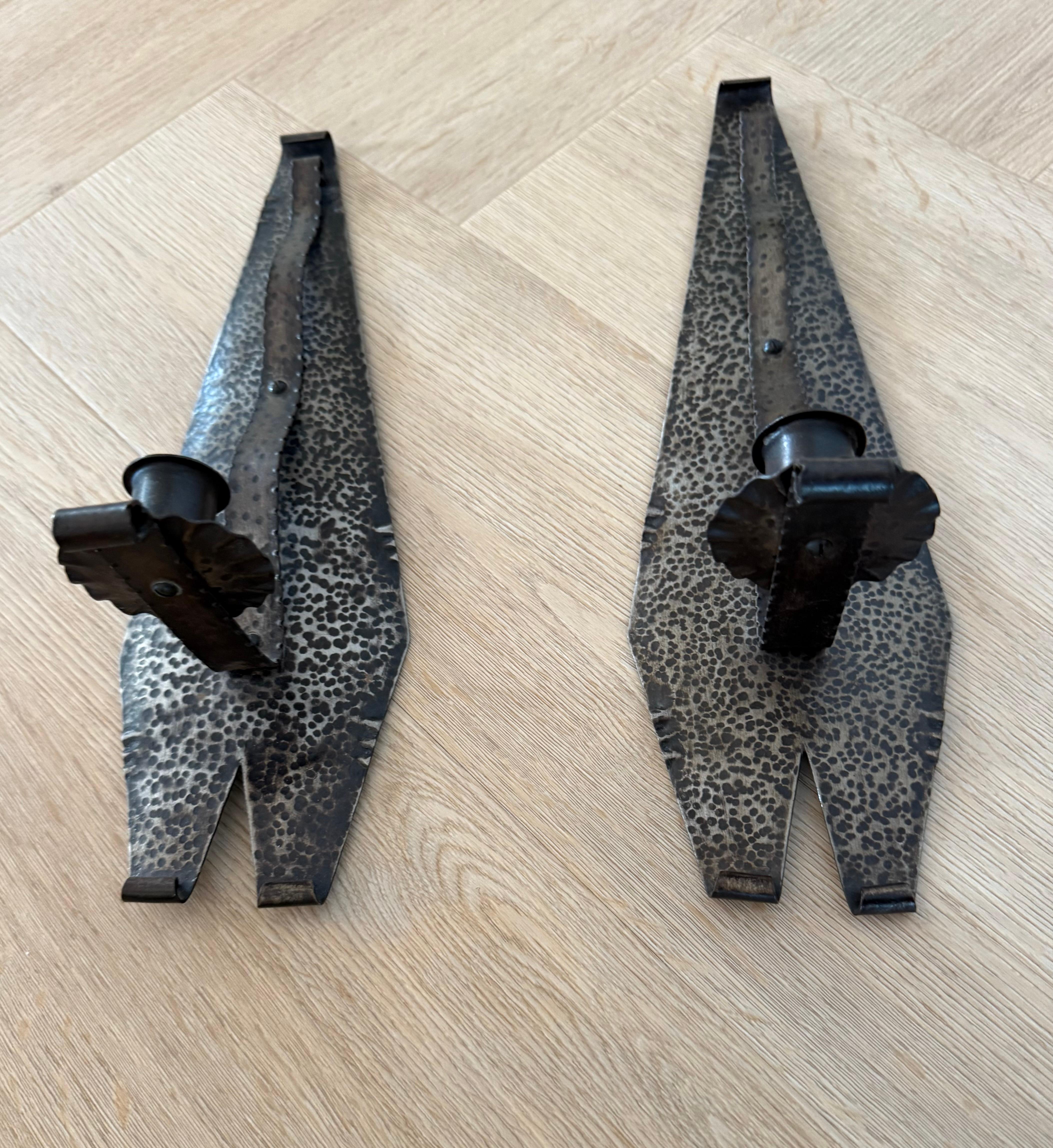 Pair of Arts & Crafts Hand-Hammered Wrought Iron Wall Sconces, 1920s For Sale 3