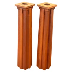 Paar Kerzenständer im Arts & Craft Stil aus massivem Kirschholz