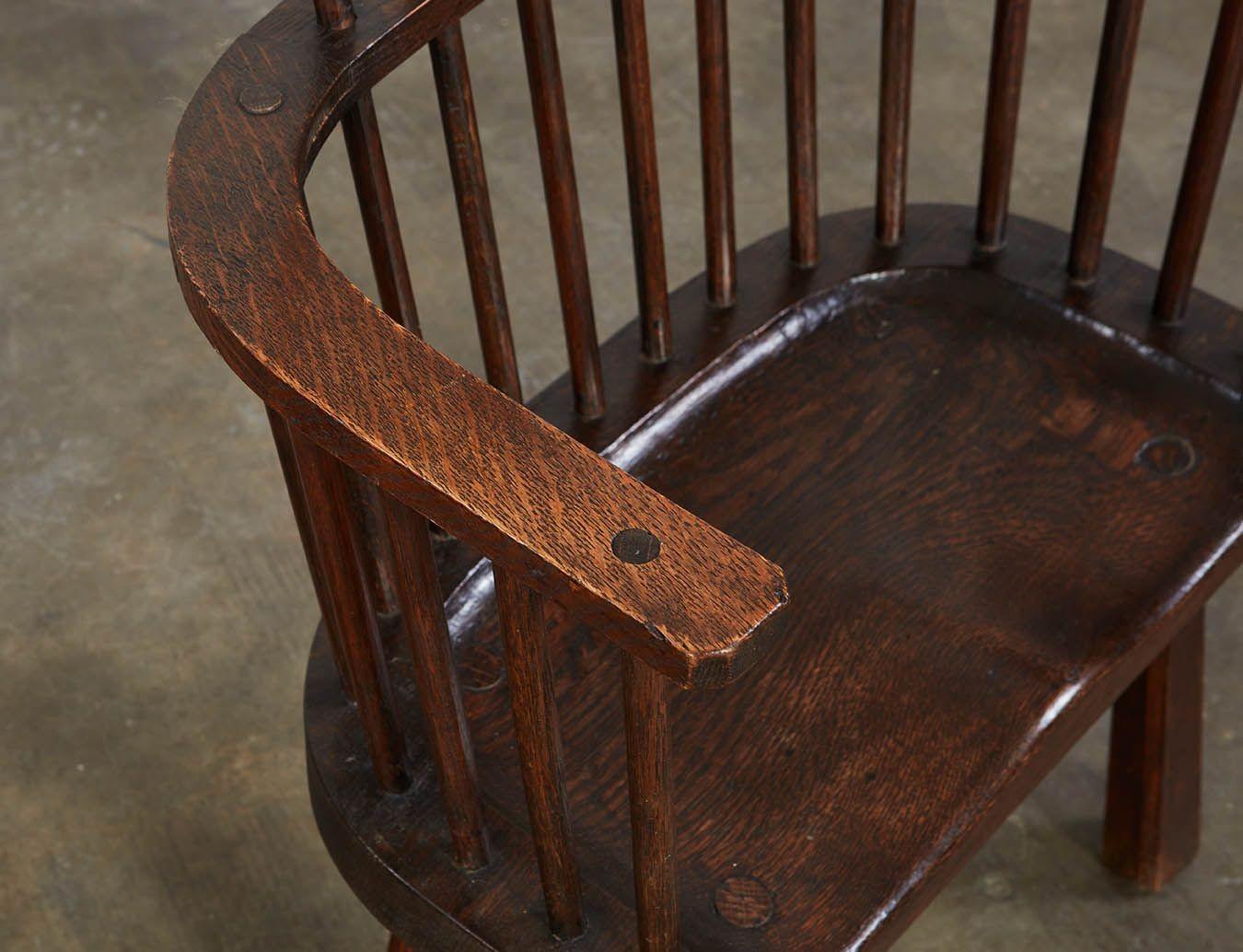 Anglais Paire de fauteuils Windsor Arts & Crafts en vente