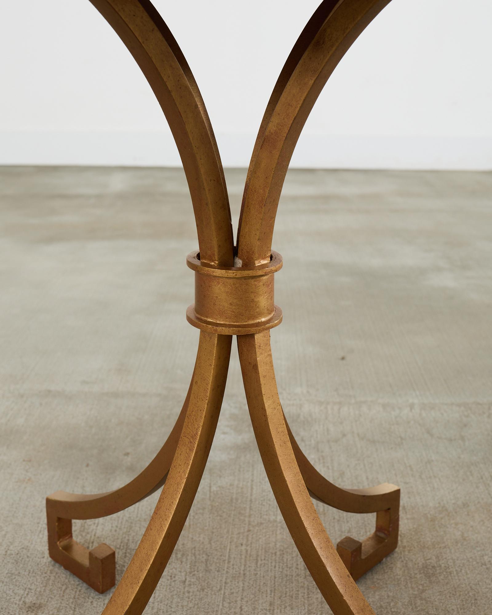 Paire de tables à boire de style Arturo Pani en fer avec plateau en marbre en vente 8