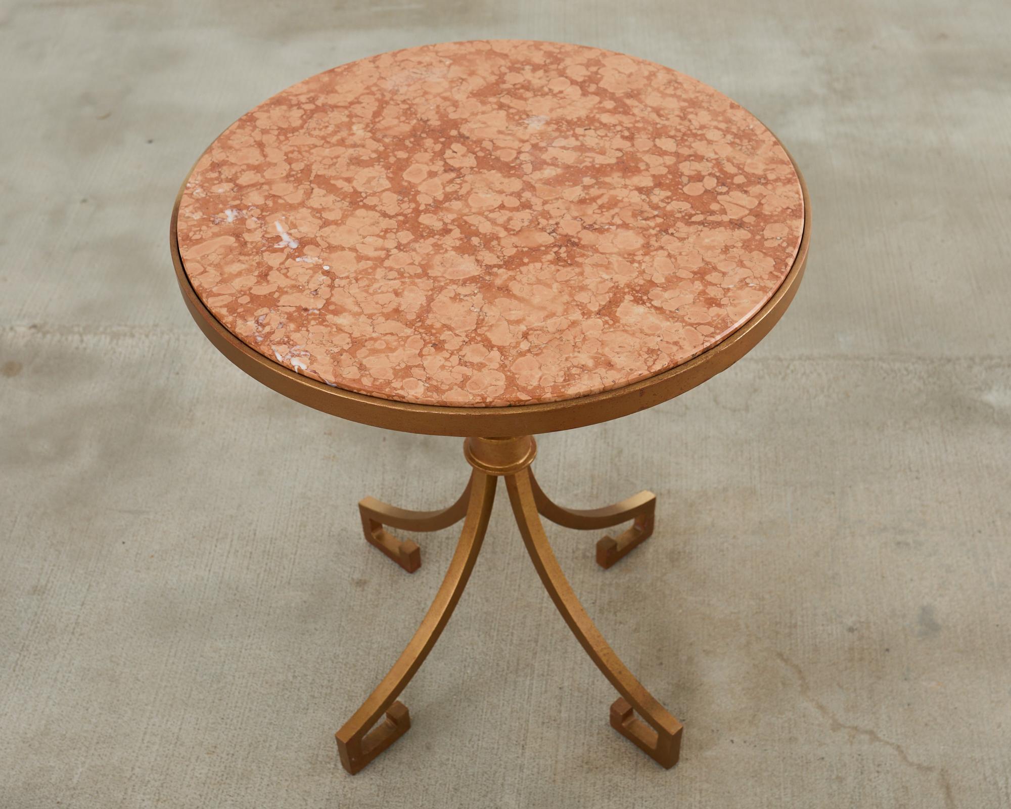 Fer Paire de tables à boire de style Arturo Pani en fer avec plateau en marbre en vente