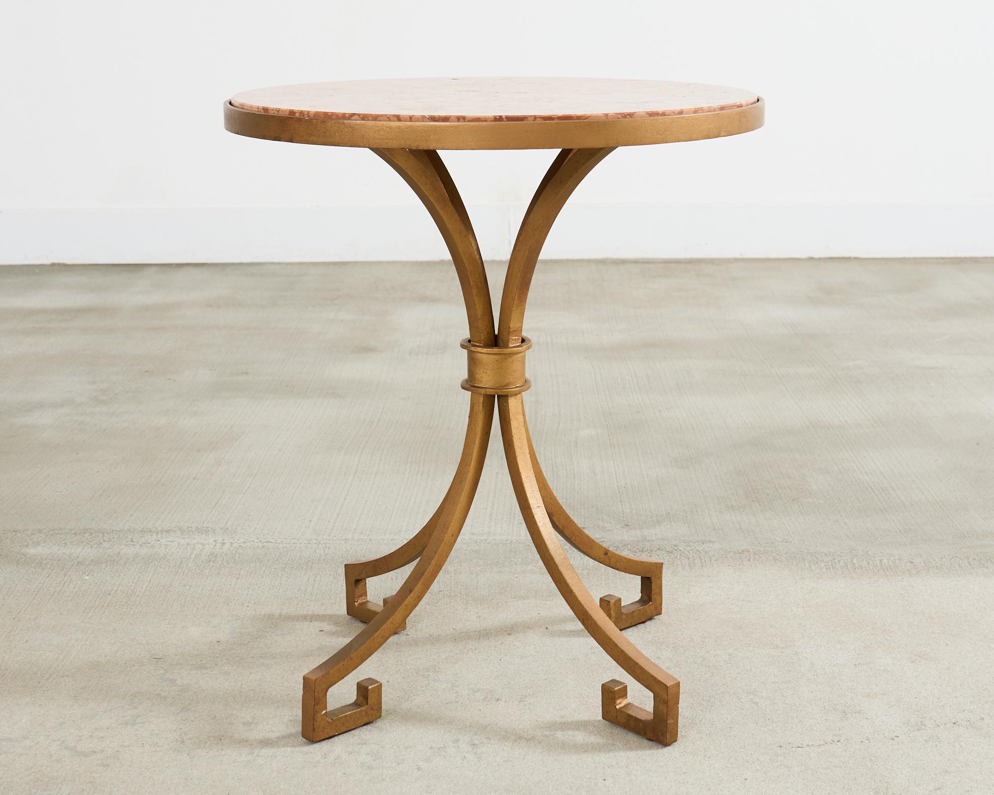Paire de tables à boire de style Arturo Pani en fer avec plateau en marbre en vente 1