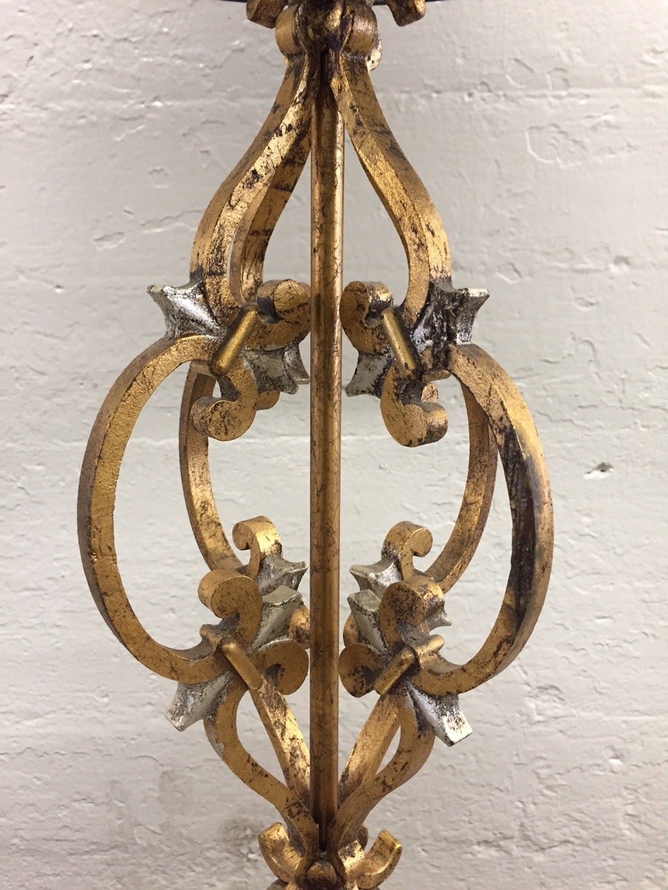 Pair of Arturo Pani Style Wrought Iron Gold Leaf Lamps In Good Condition For Sale In New York, NY