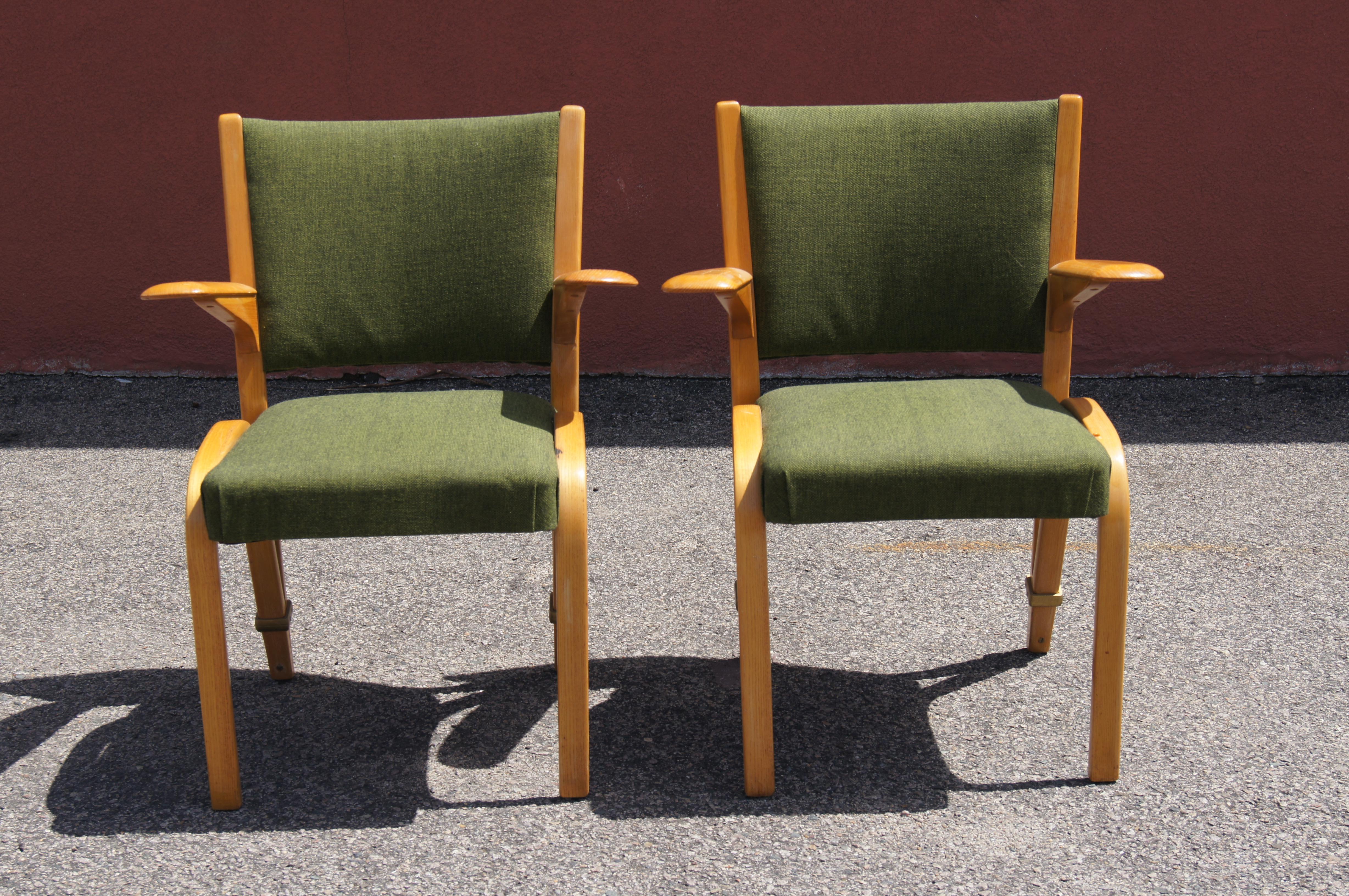 Mid-Century Modern Paire de fauteuils de la série Ash Bow Wood de Steiner of France en vente