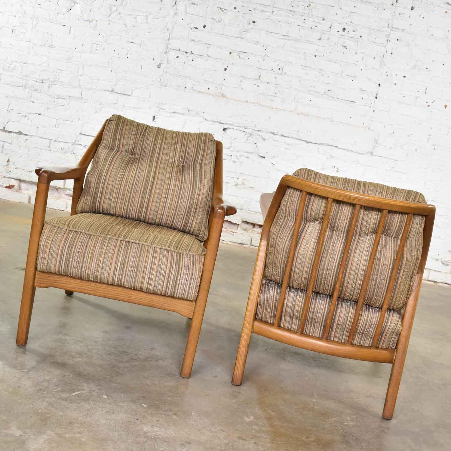 Mid-Century Modern Pair of Ash Group Spindle Back Chairs by Jack Van der Molen for Jamestown Lounge