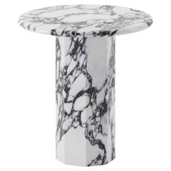 Paire de tables d'appoint rondes Ashby fabriquées à la main en marbre Calacatta Viola