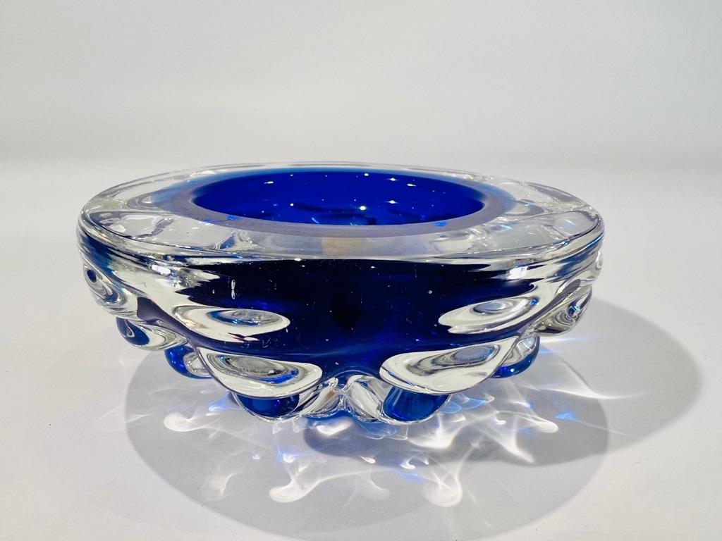 Late 20th Century Pair of ashtrays in Murano glass red and blue attributed to Barovier&Toso 1990 For Sale