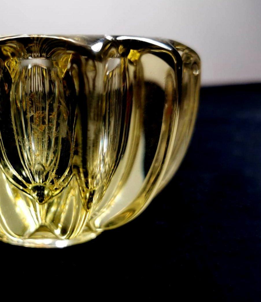 20. Jahrhundert Art deco Pierre D'Avesn Aschenbecher 'oder Tassen' in geformtem Glas. 5