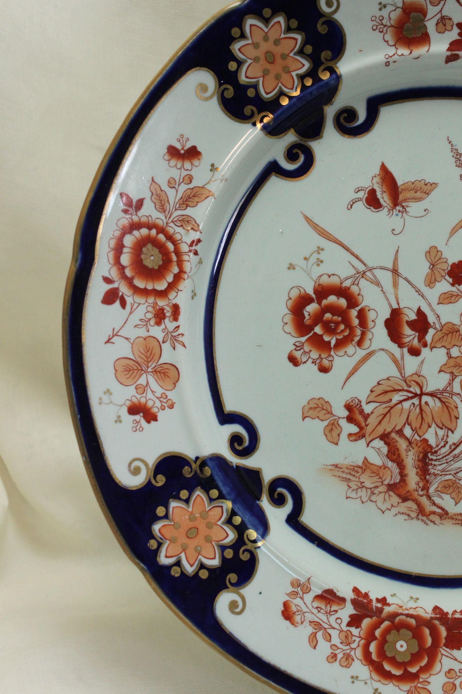 English Pair of Ashworth's Ironstone Plates Pattern 3/792 For Sale