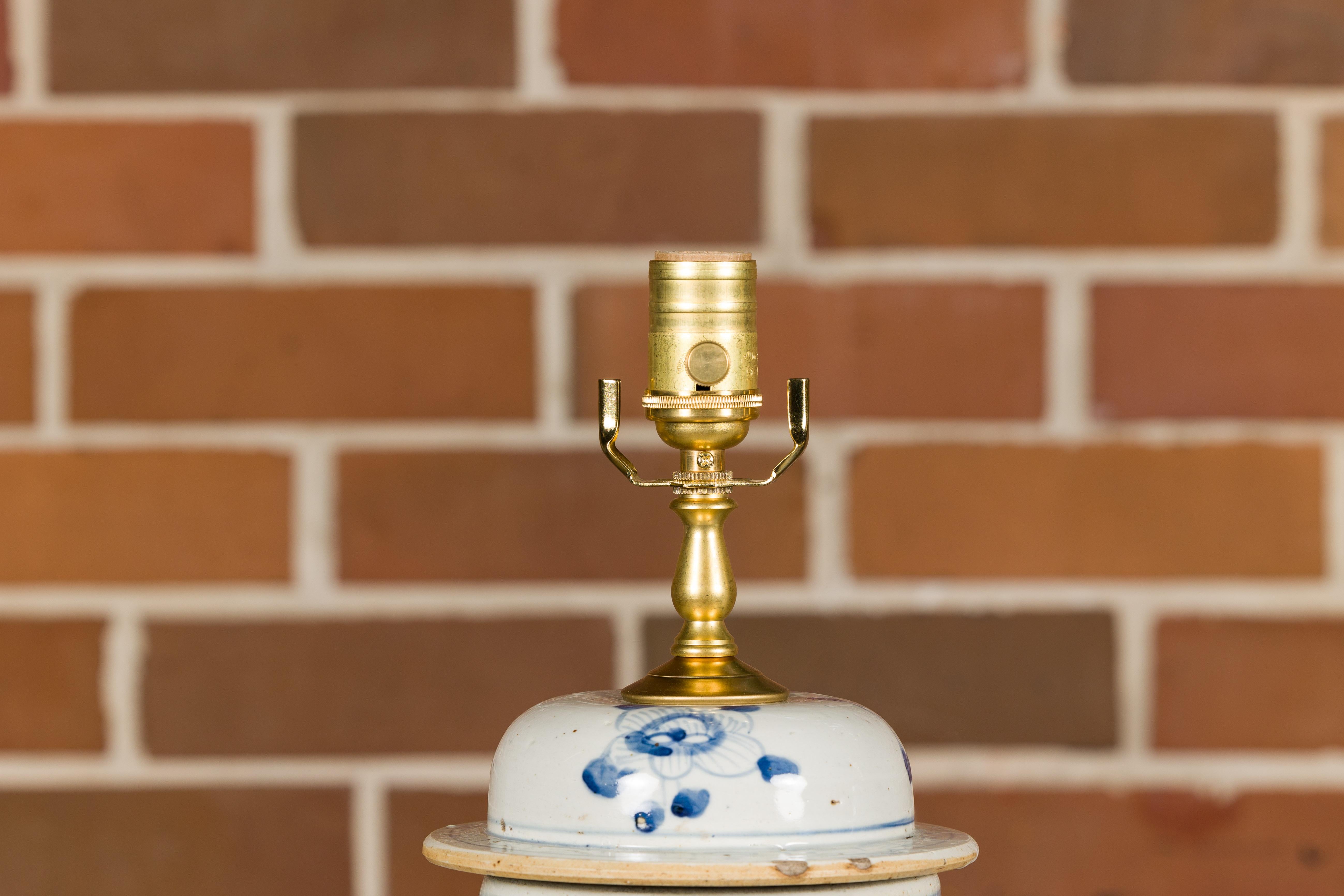 Pair of Asian Blue and White Porcelain Jars Table Lamps, Wired for the USA For Sale 4
